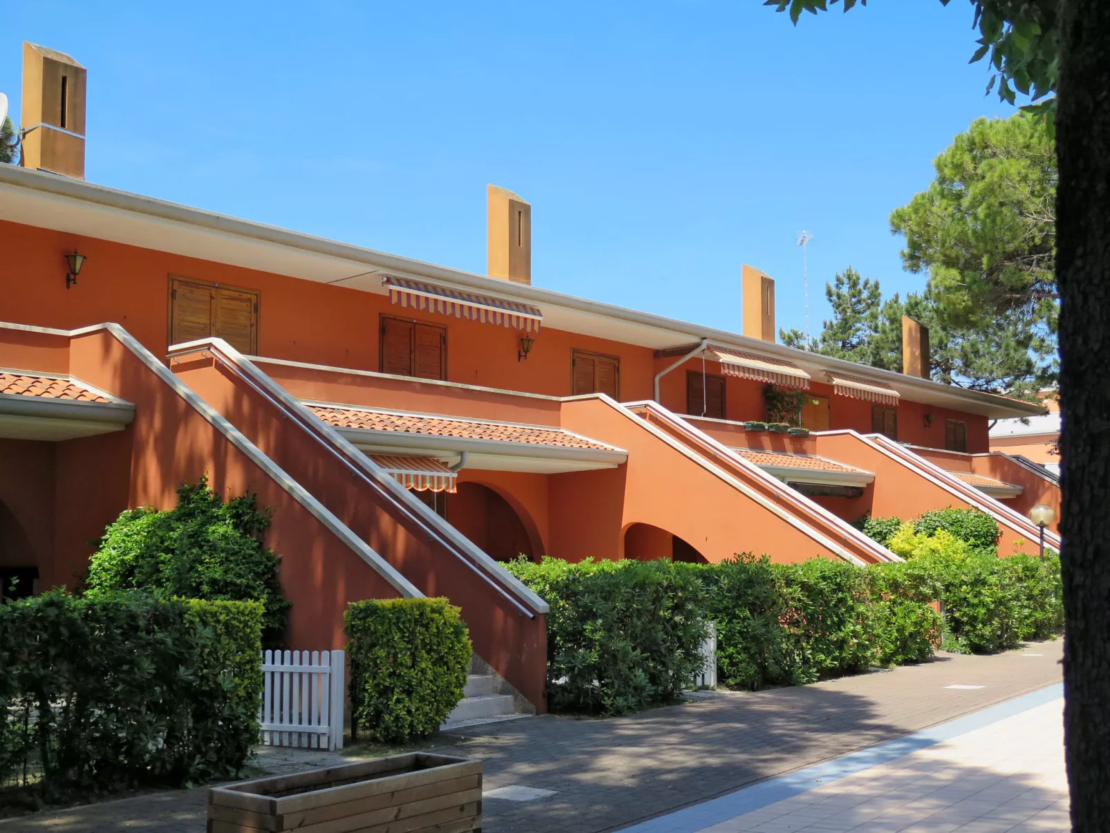 Villaggio Capistrano-Outside
