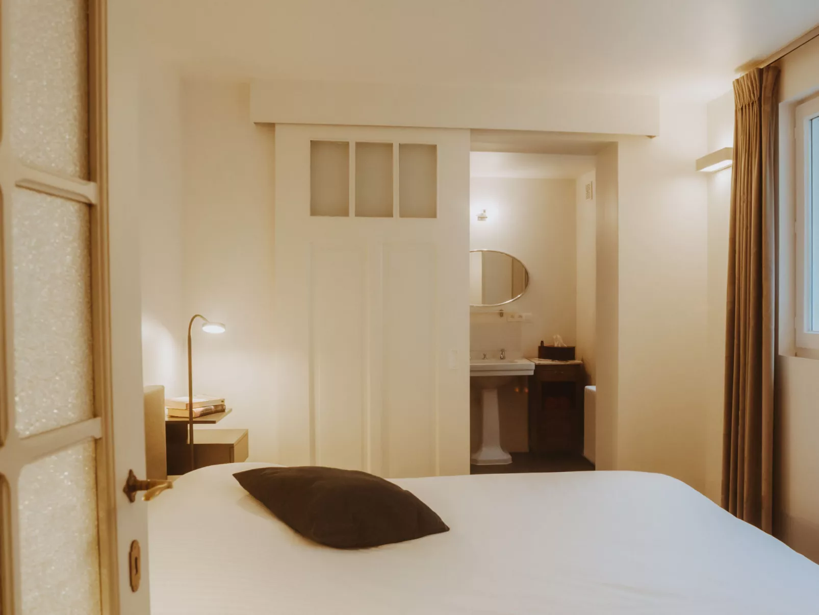 Historical and spacious-Dedans