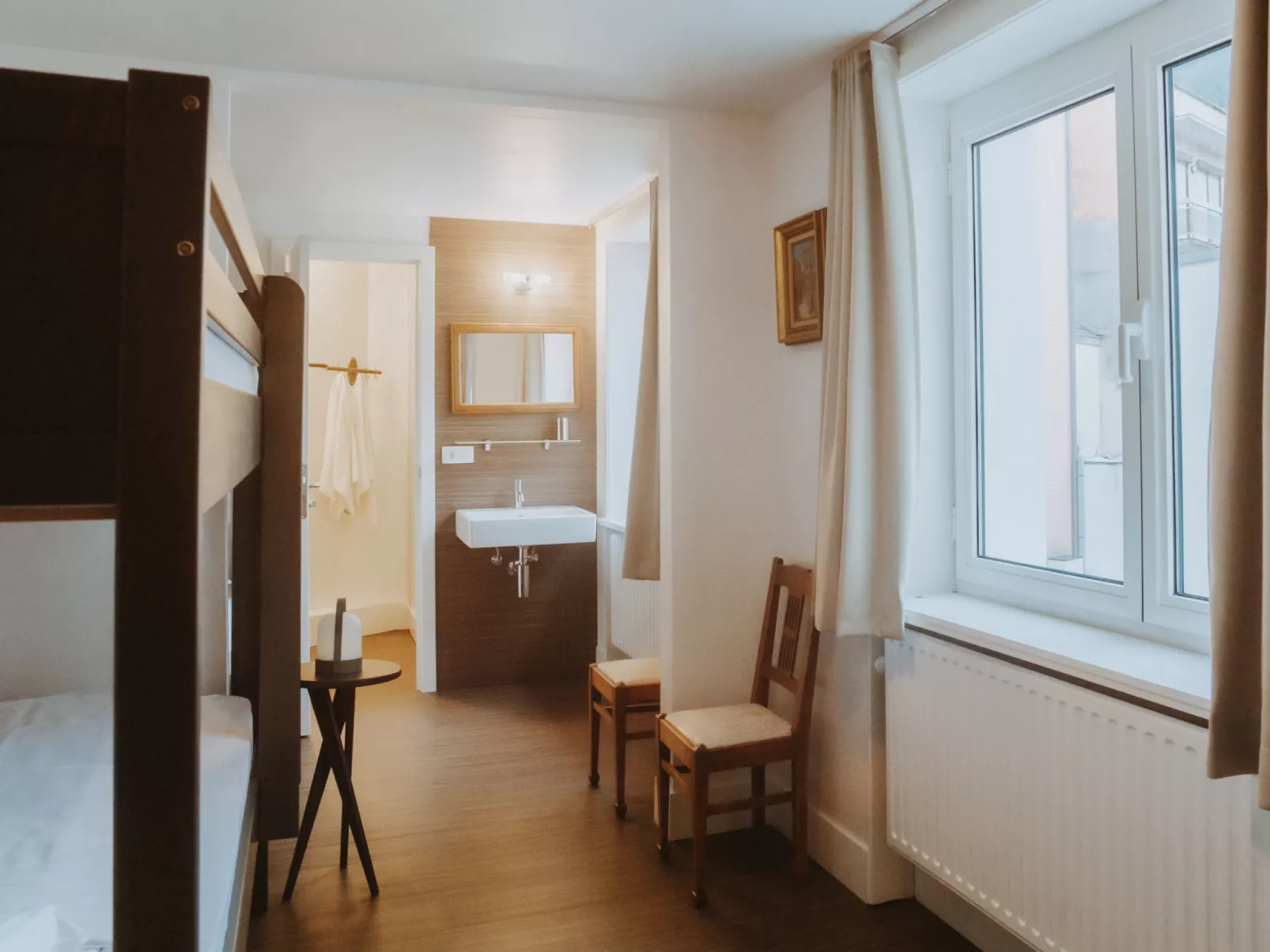 Historical and spacious-Dedans