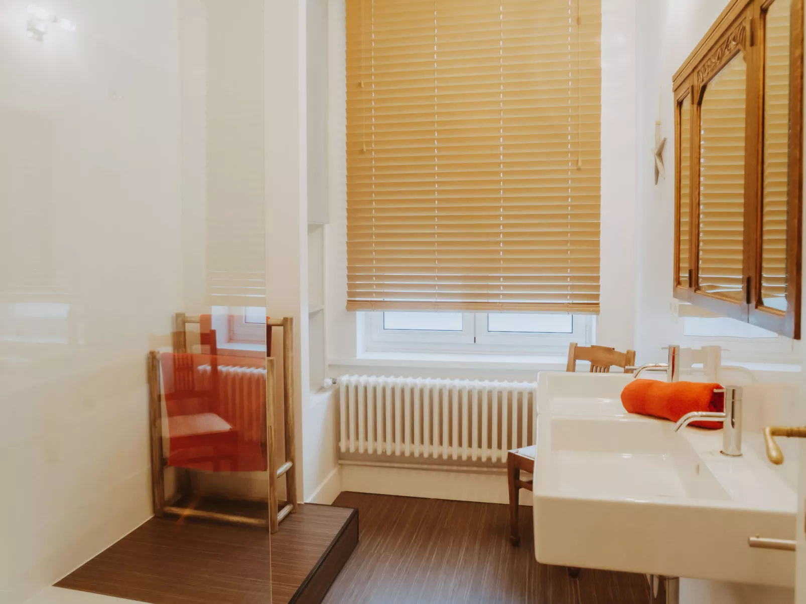 Historical and spacious-Dedans