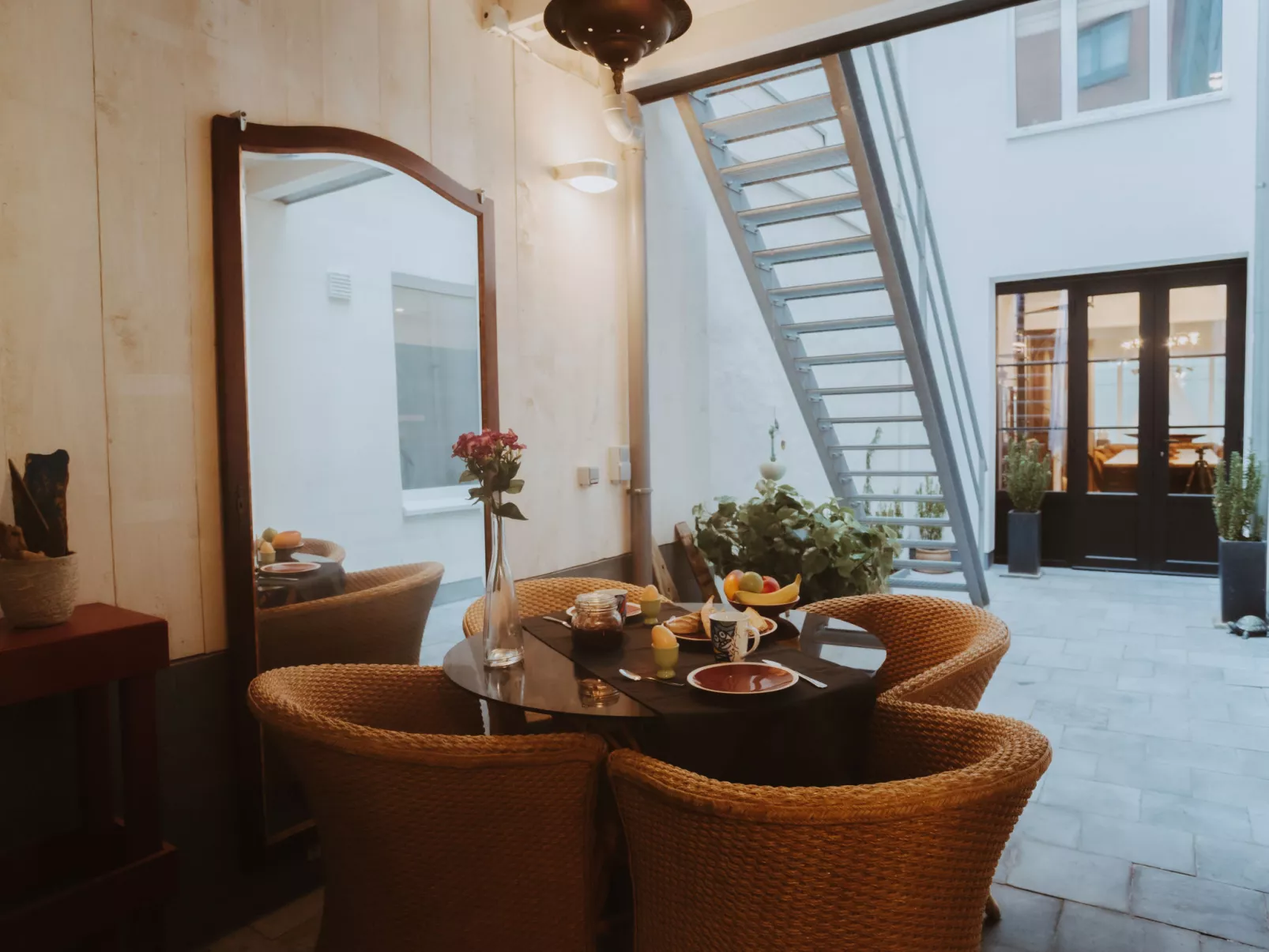 Historical and spacious-Dehors