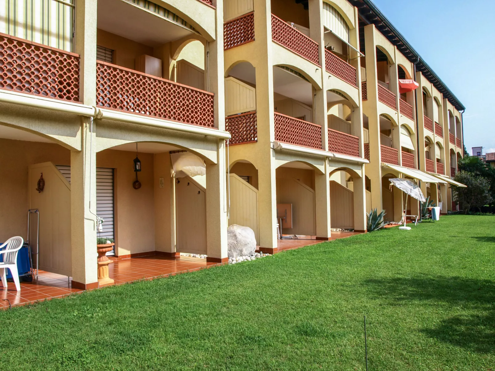 Residenza Parcolago Apt.008-Draußen