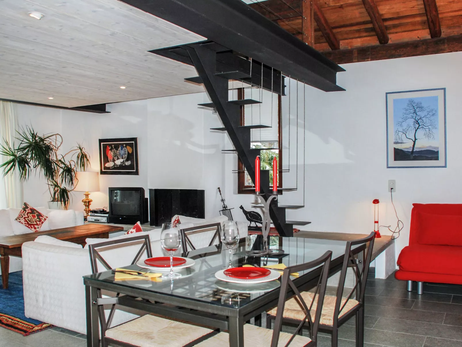Cantagallo-Inside