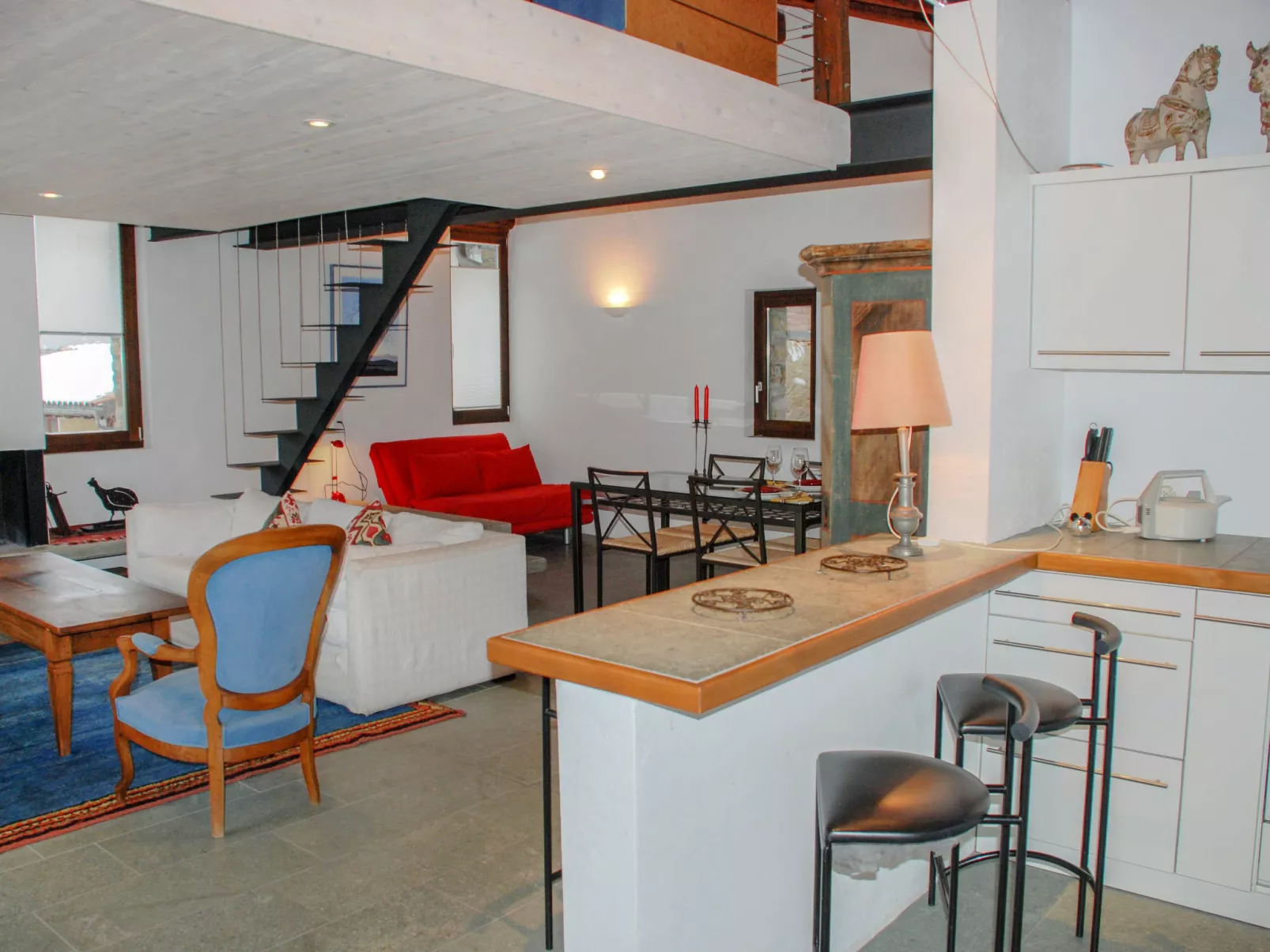 Cantagallo-Inside