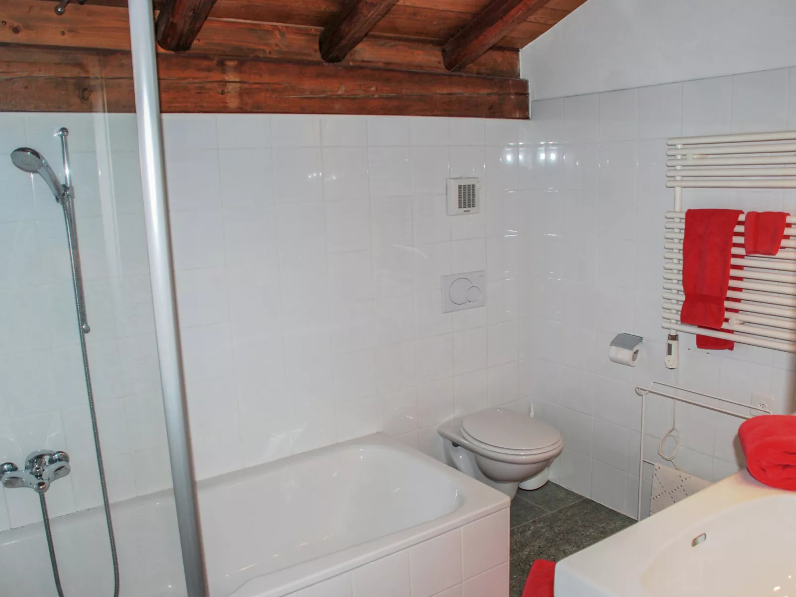 Cantagallo-Inside