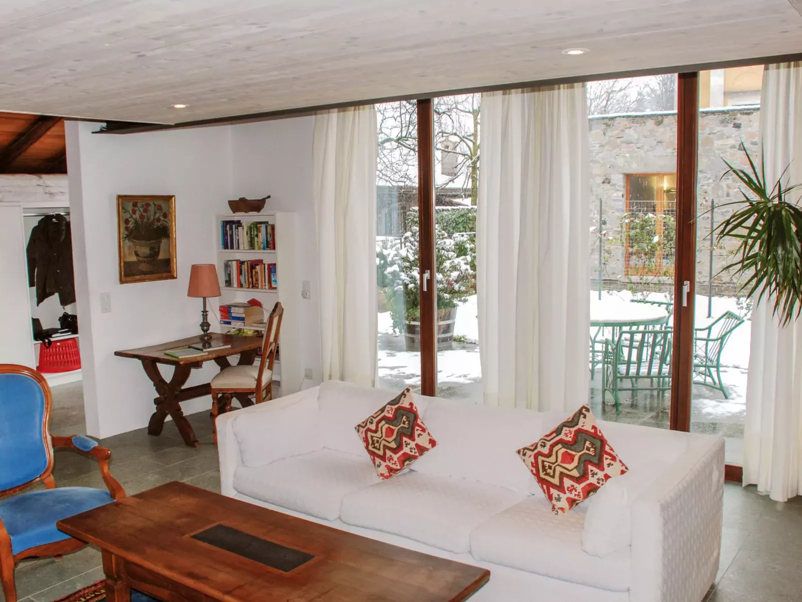 Cantagallo-Inside