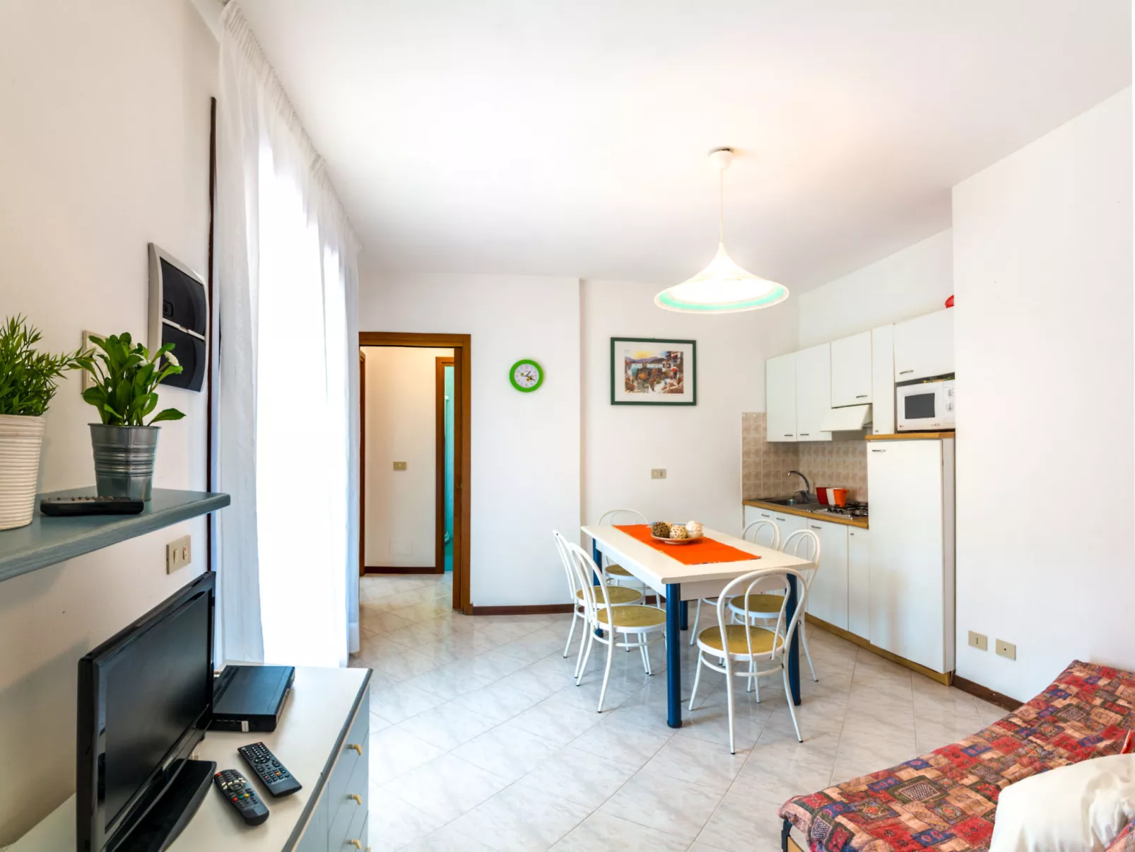 Super Dinky (BIB287)-Inside