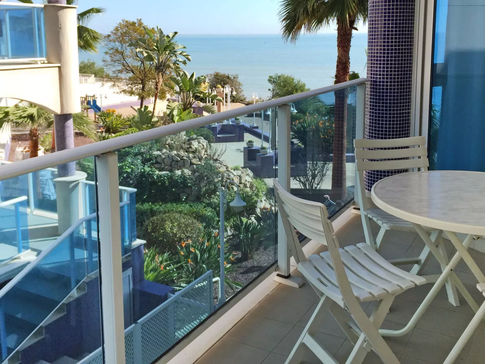 Playasol 1-Inside