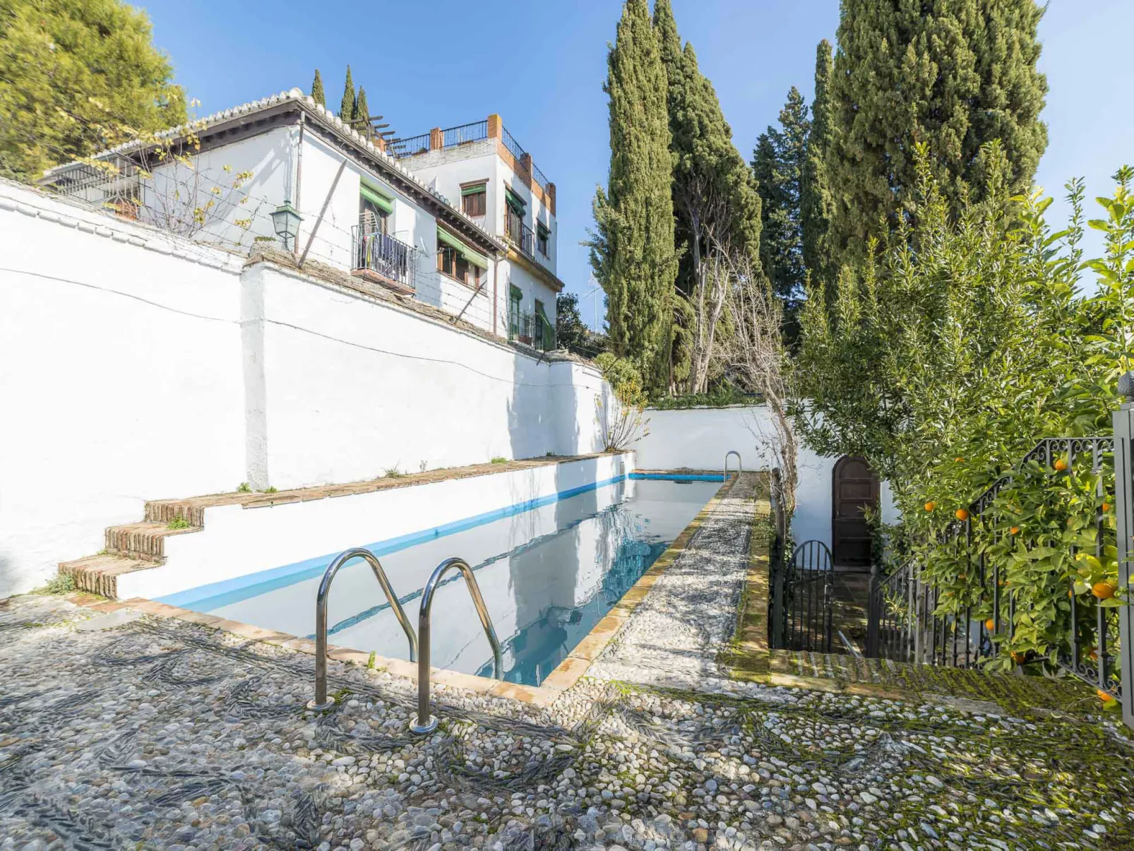 Carmen Del Agua-Dedans