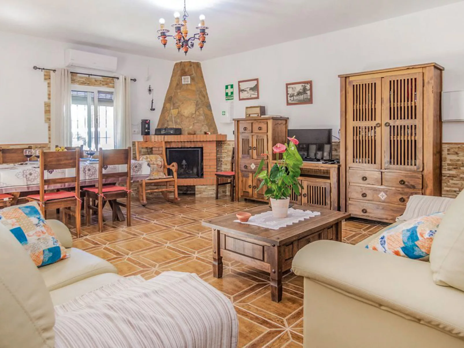 El Viso-Inside