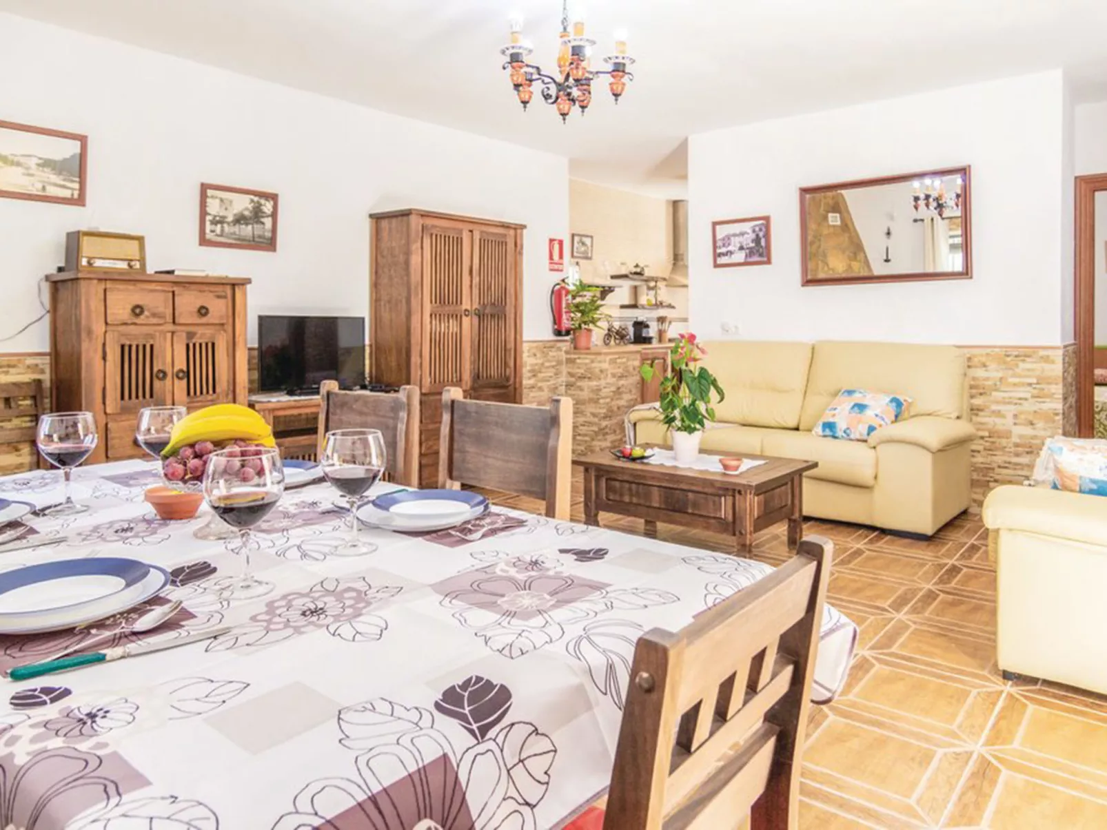 El Viso-Inside