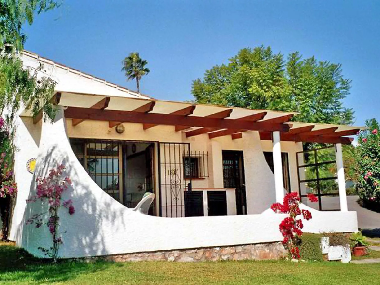 Las Buganvillas-Draußen