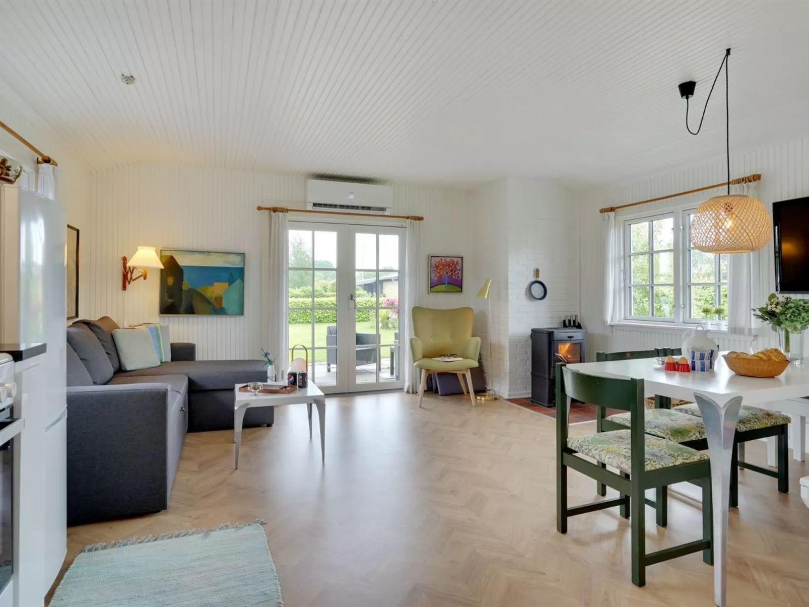 "Thomas" - 120m from the sea-Inside