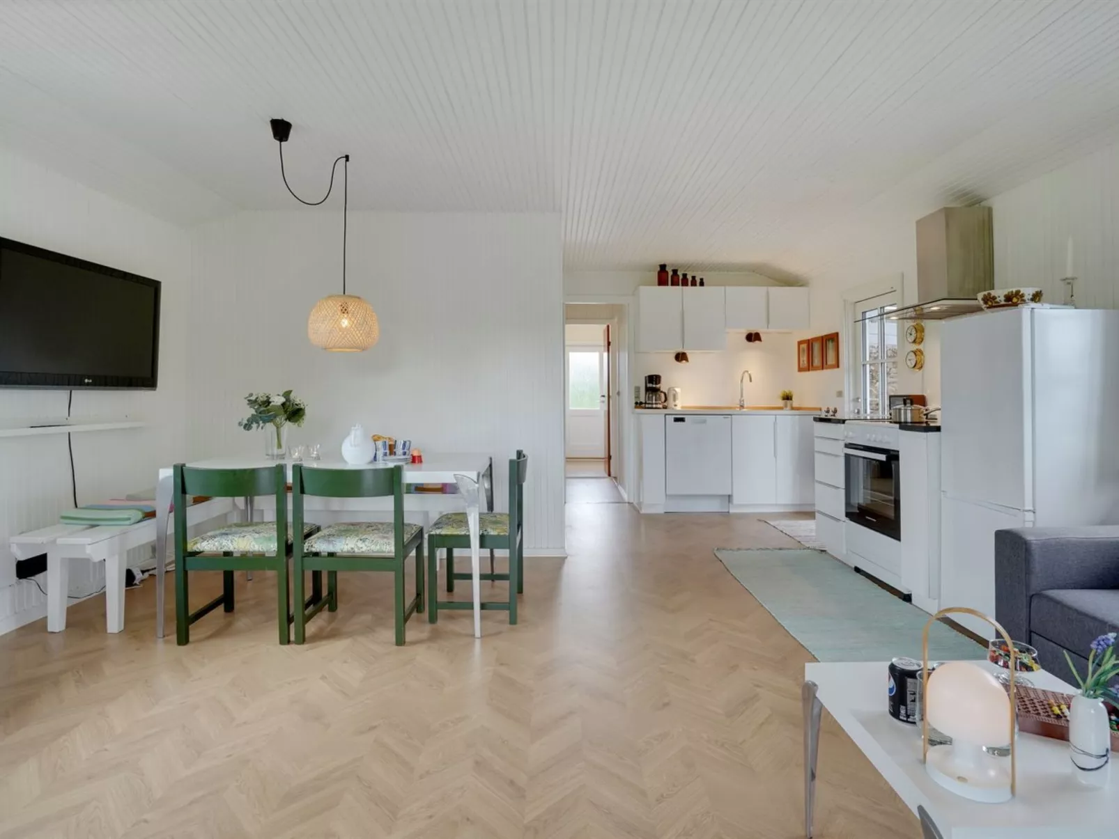 "Thomas" - 120m from the sea-Inside