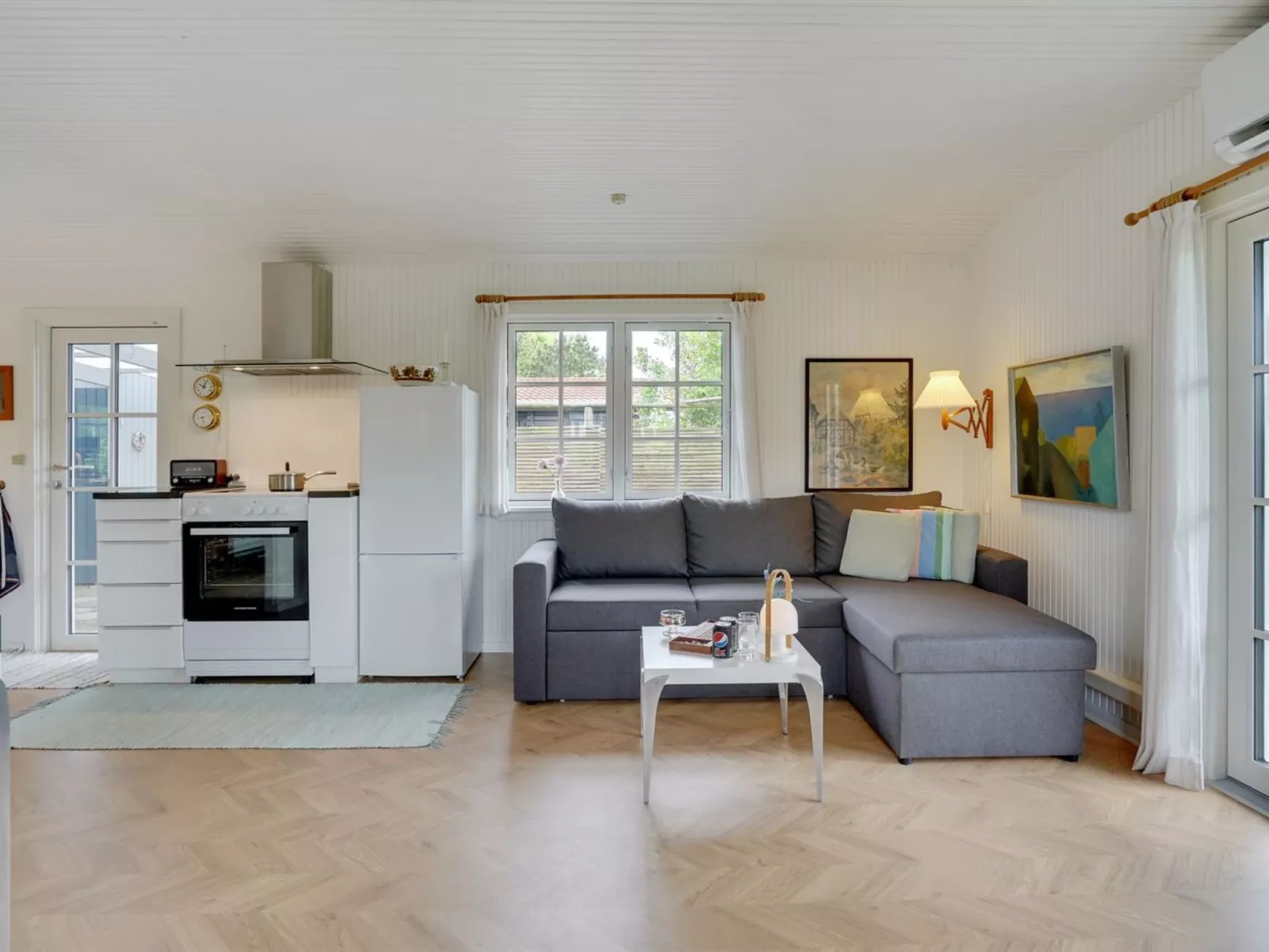"Thomas" - 120m from the sea-Inside