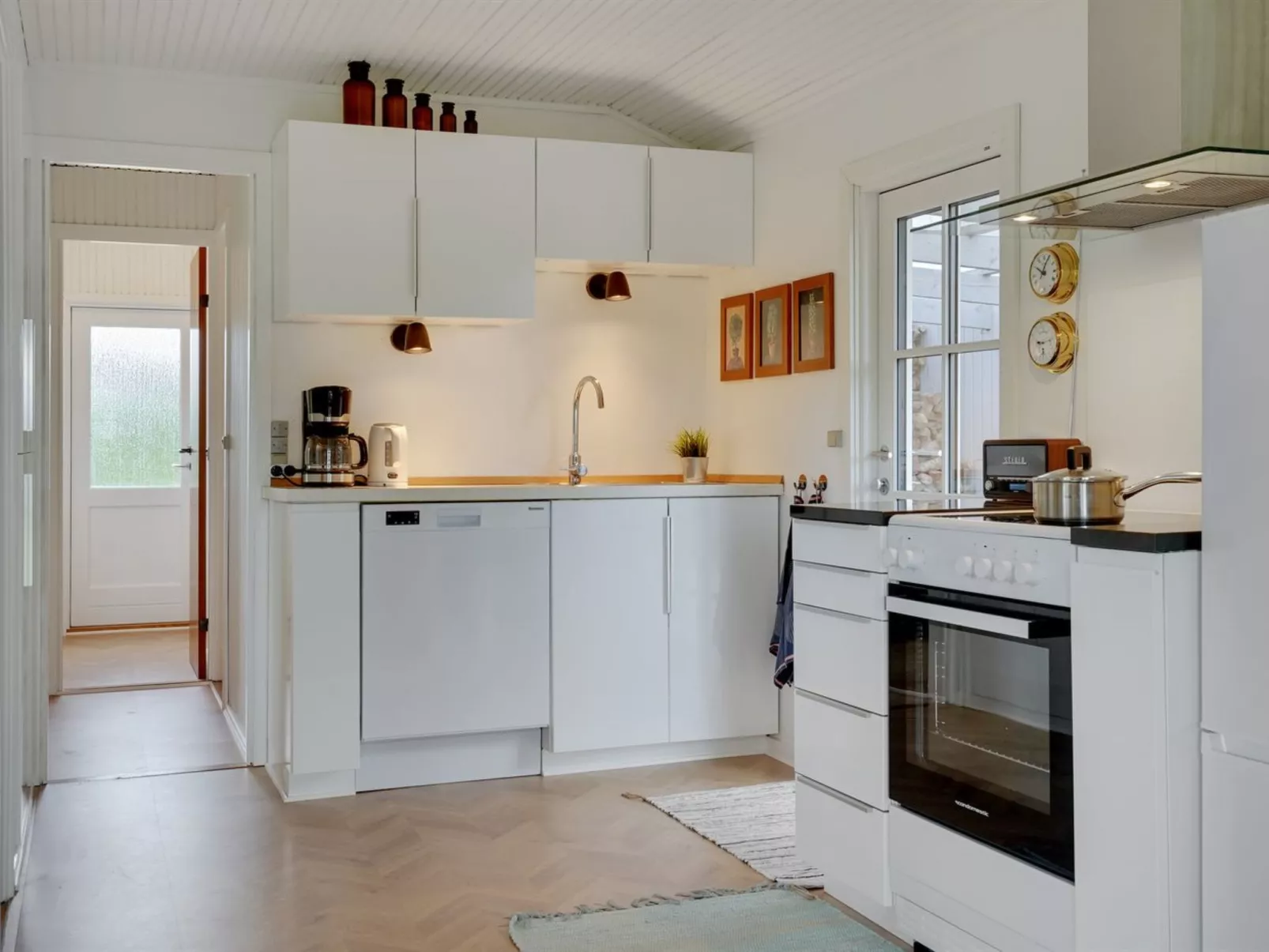 "Thomas" - 120m from the sea-Inside