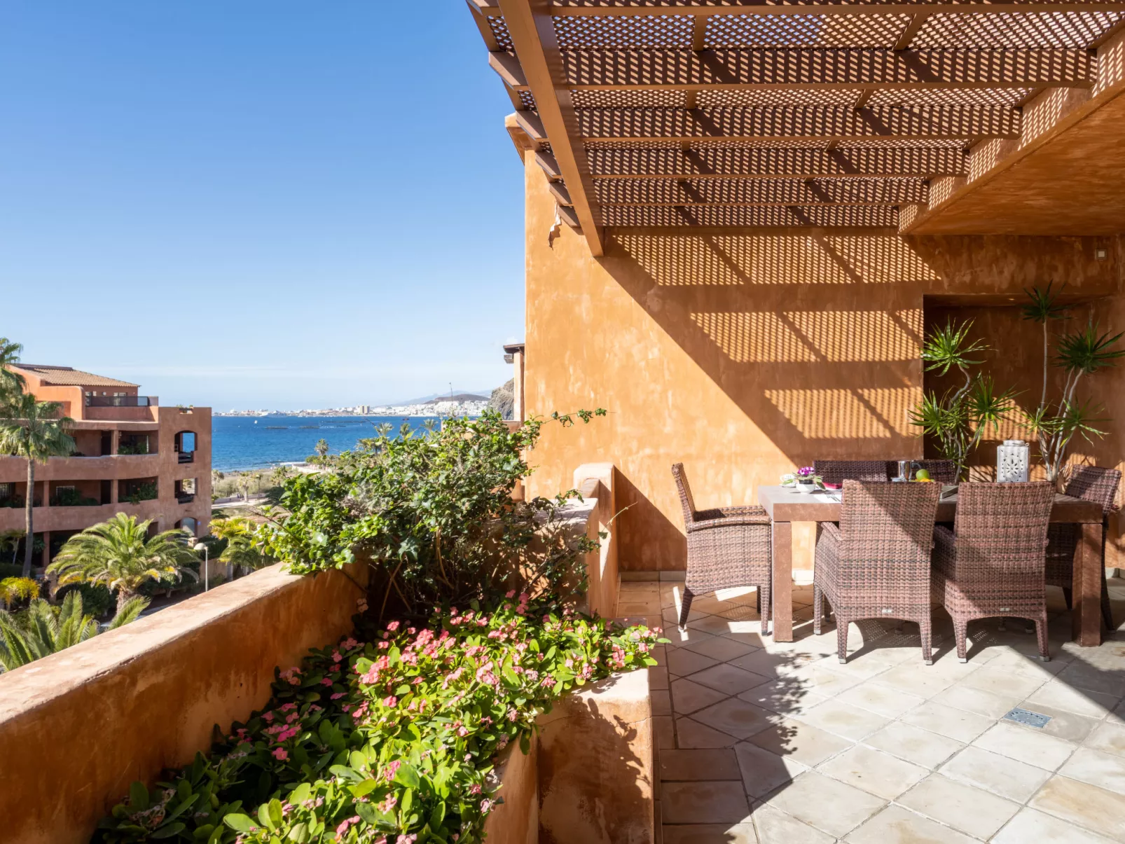 Duplex Bencomo-Outside