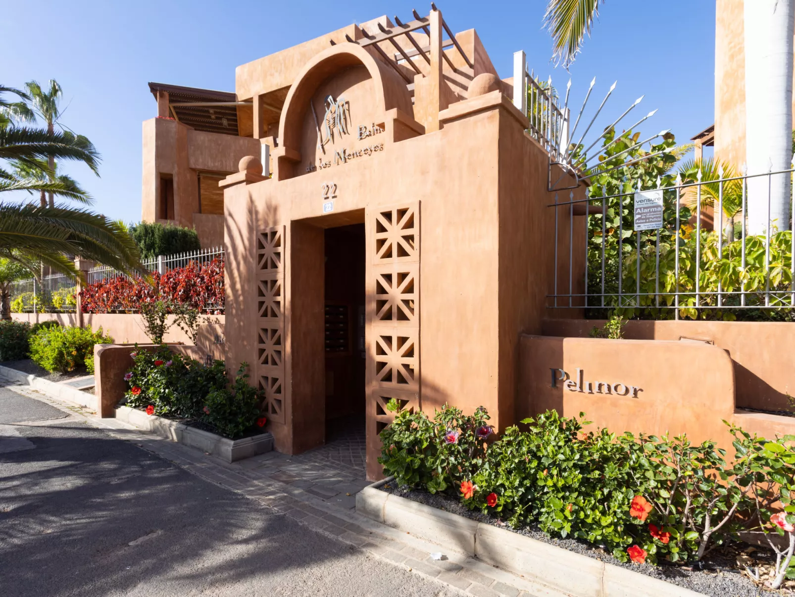 Duplex Bencomo-Outside