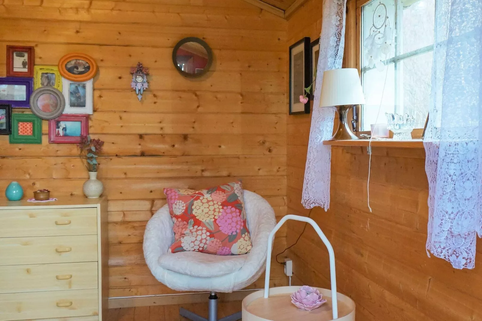Charming Summer Cottage with Sauna-By Traum-Indoor