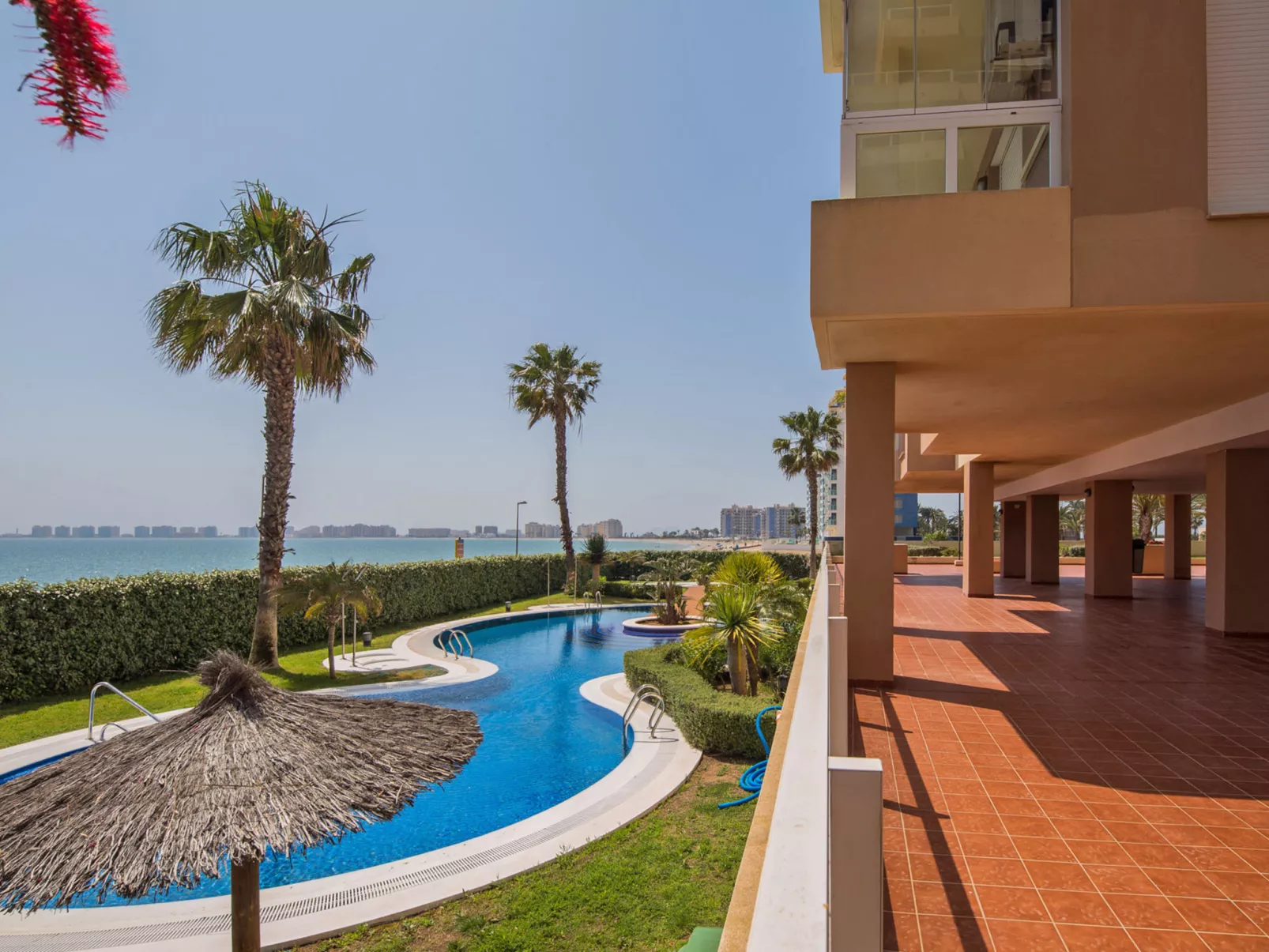 Punta Cormoran-Outside