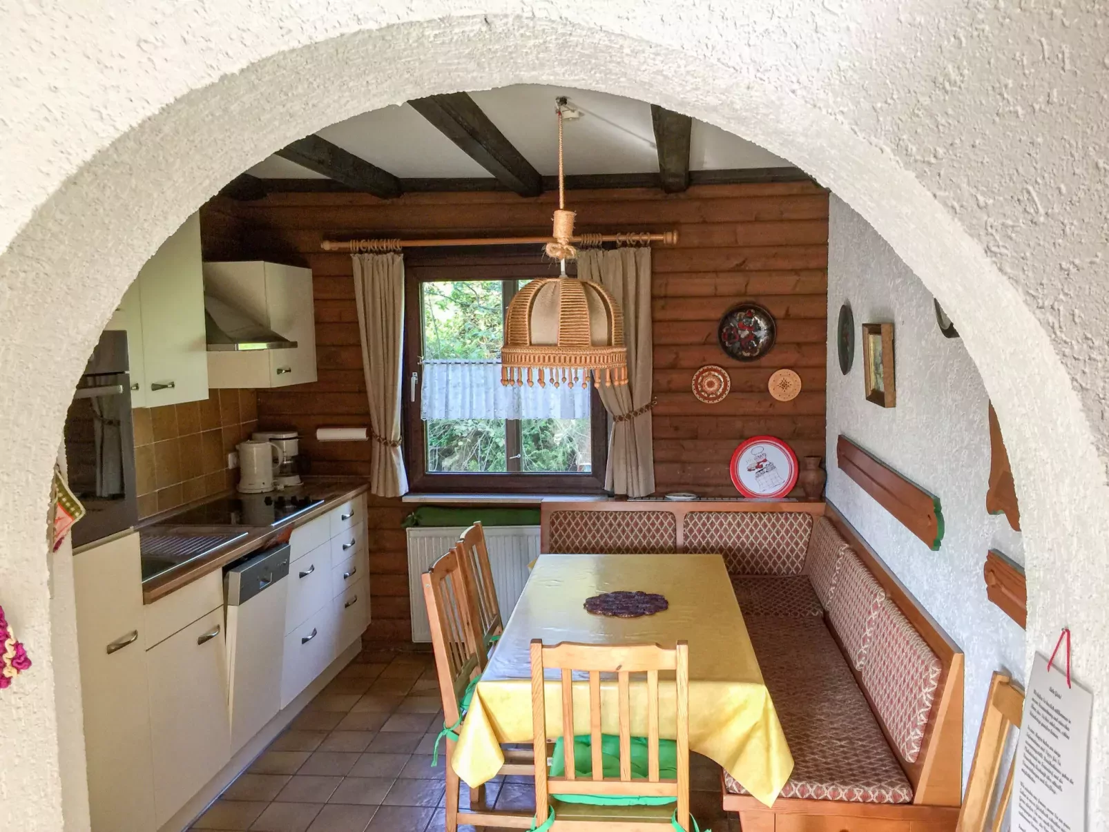 Am Hohen Bogen-Drinnen