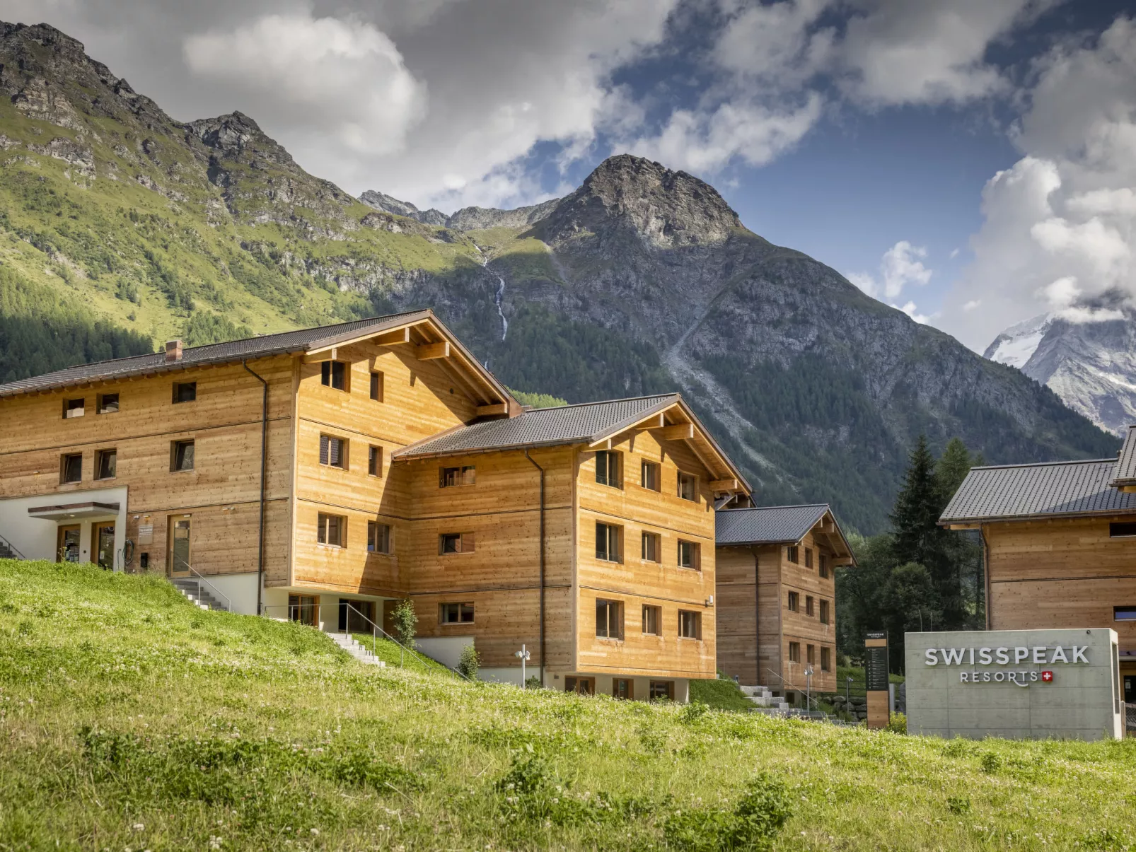 SWISSPEAK Resorts Zinal-Outside