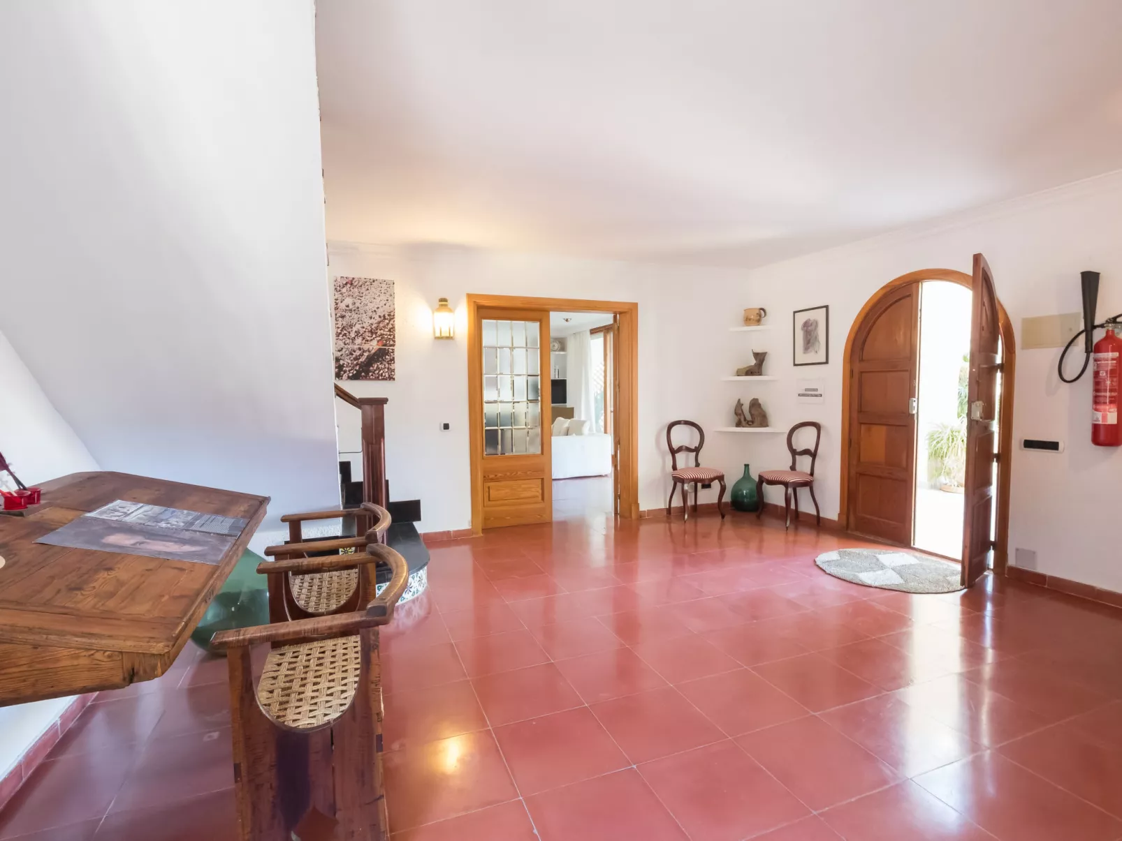 Santa Ponça-Inside