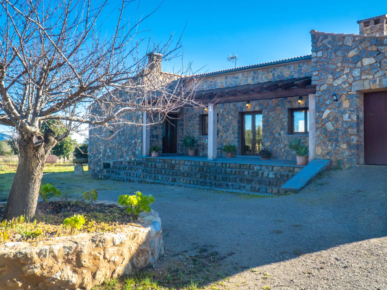 Bellpuig-Outside