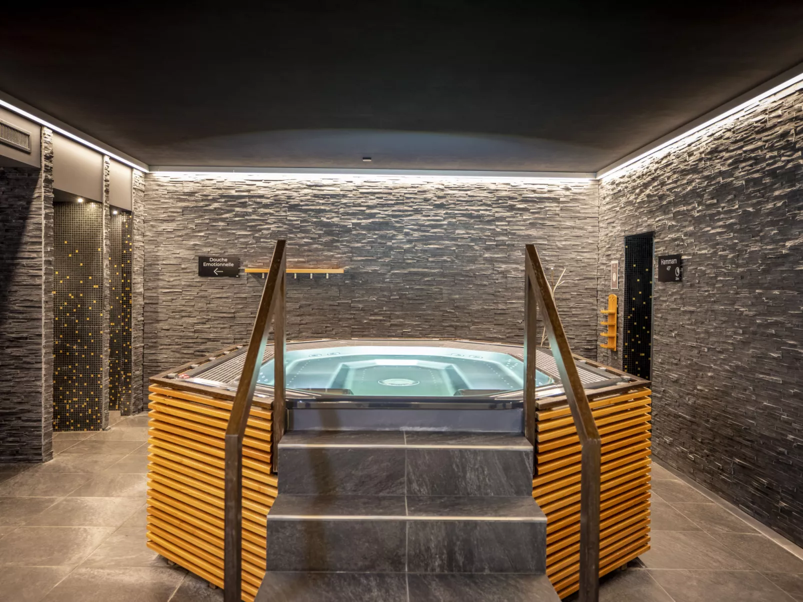 SWISSPEAK Resorts Vercorin-Inside