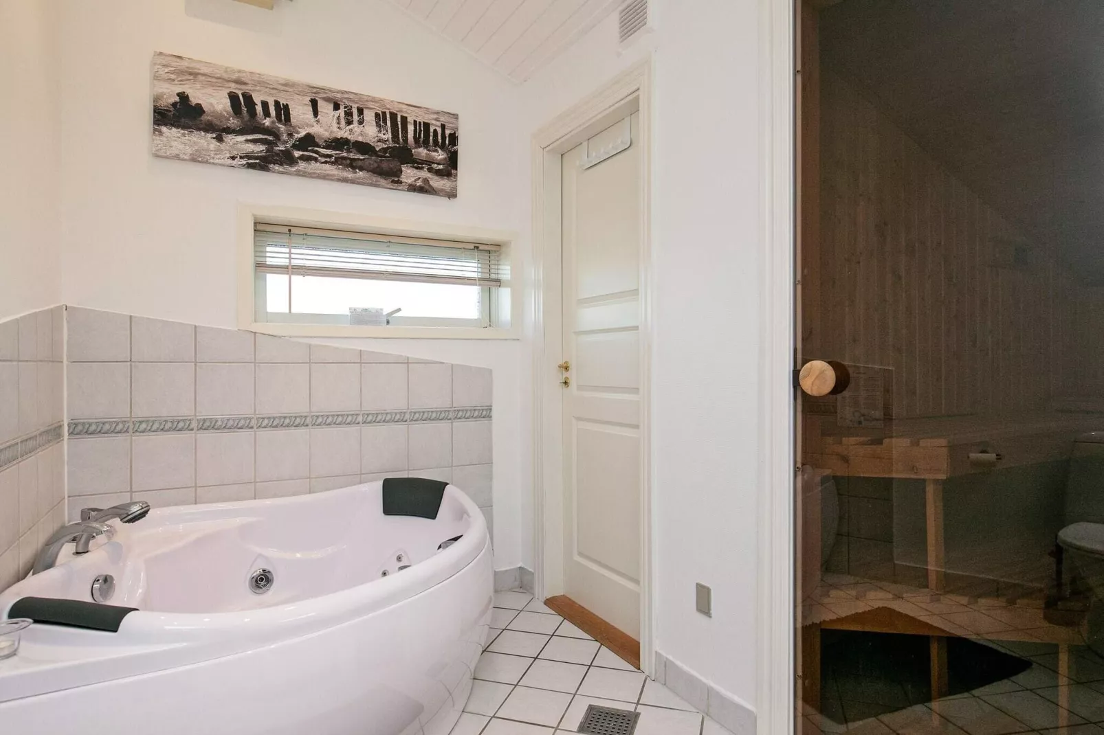 6 Personen Ferienhaus in Løkken-Wellnessbereich