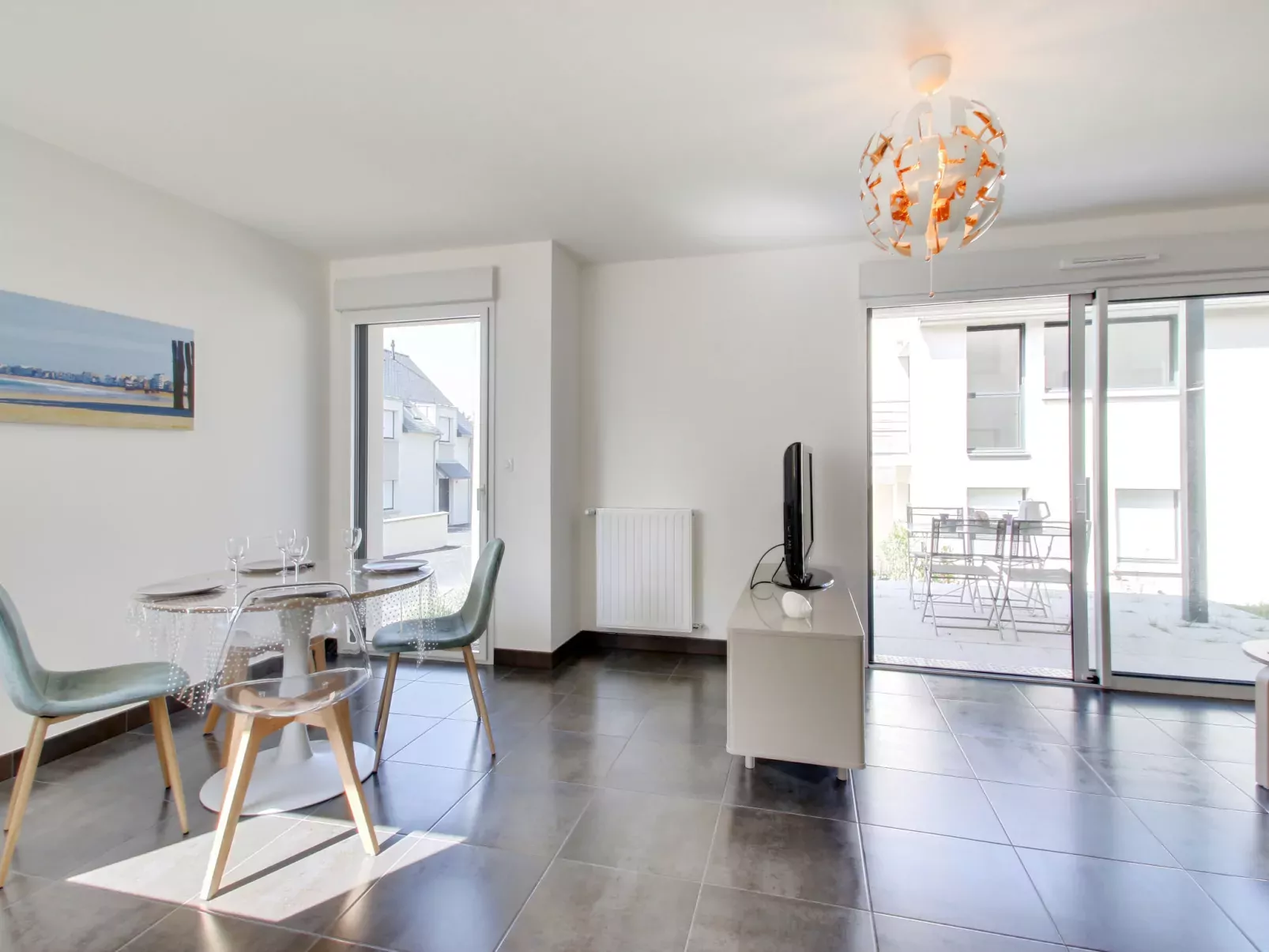Domaine d'Augustin Apt B01-Inside