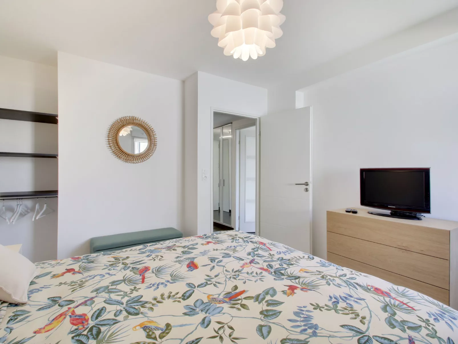 Domaine d'Augustin Apt B01-Inside