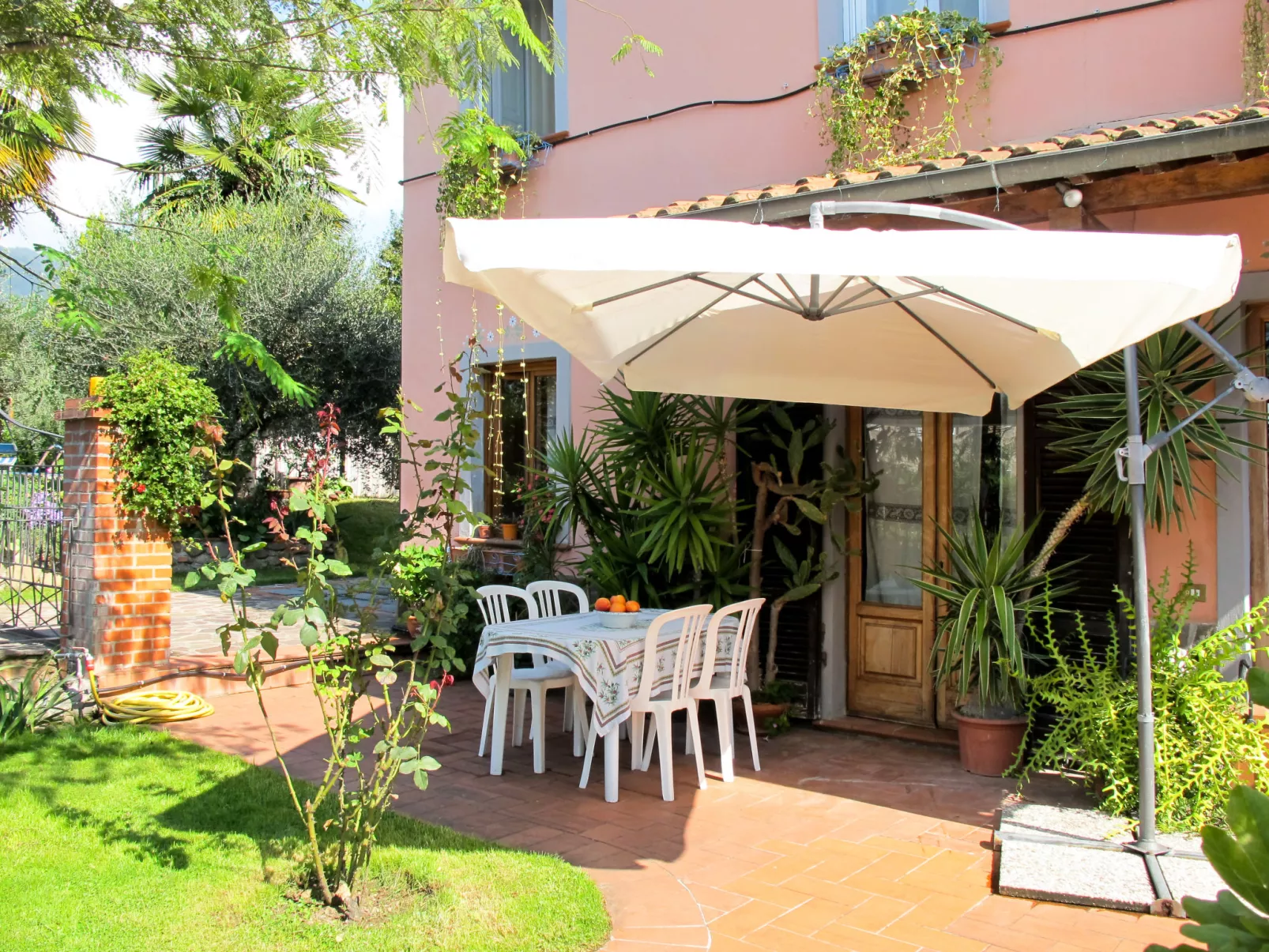 Agrifoglio-Outside