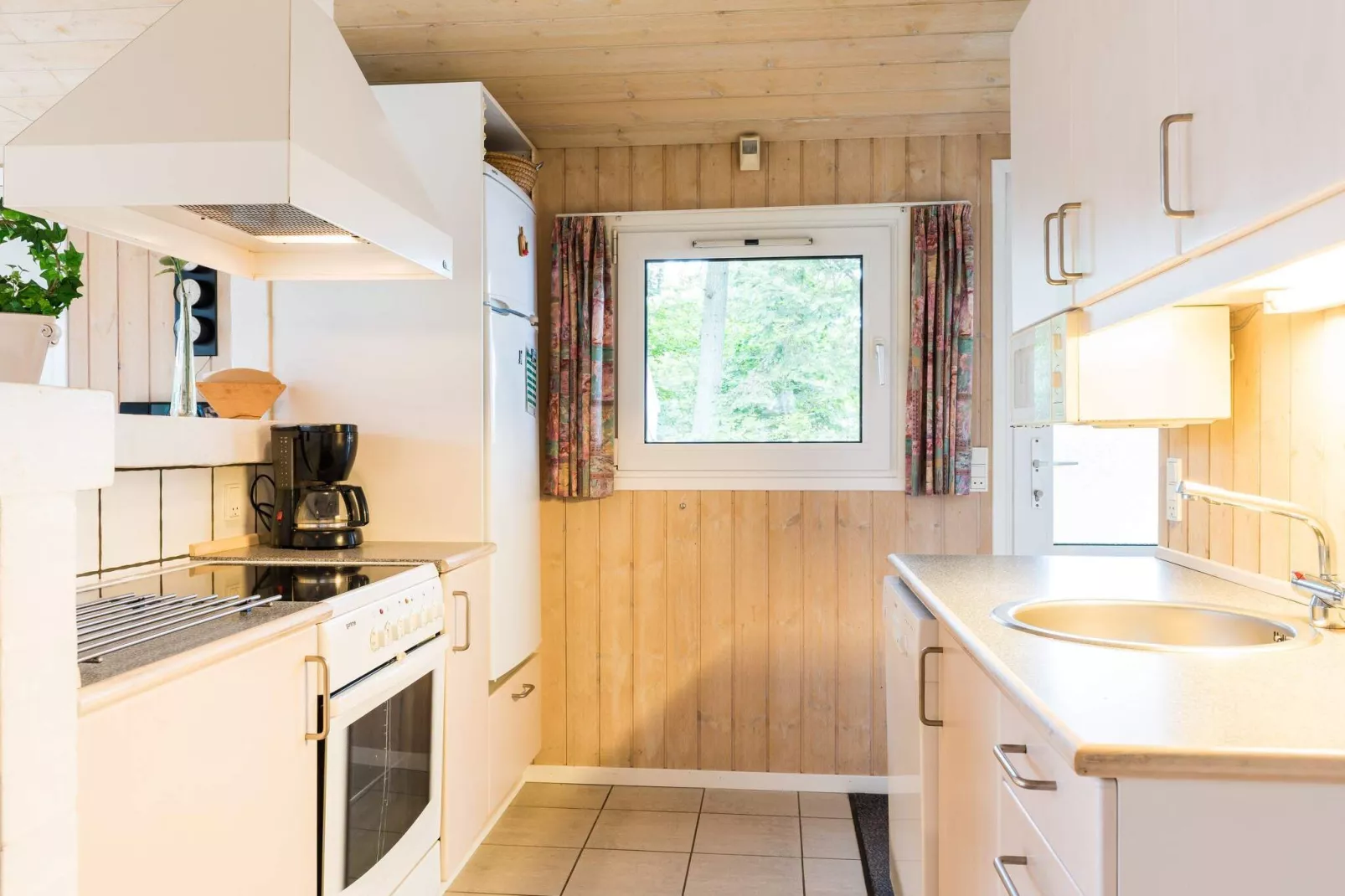 6 person holiday home in Saltum-Indoor