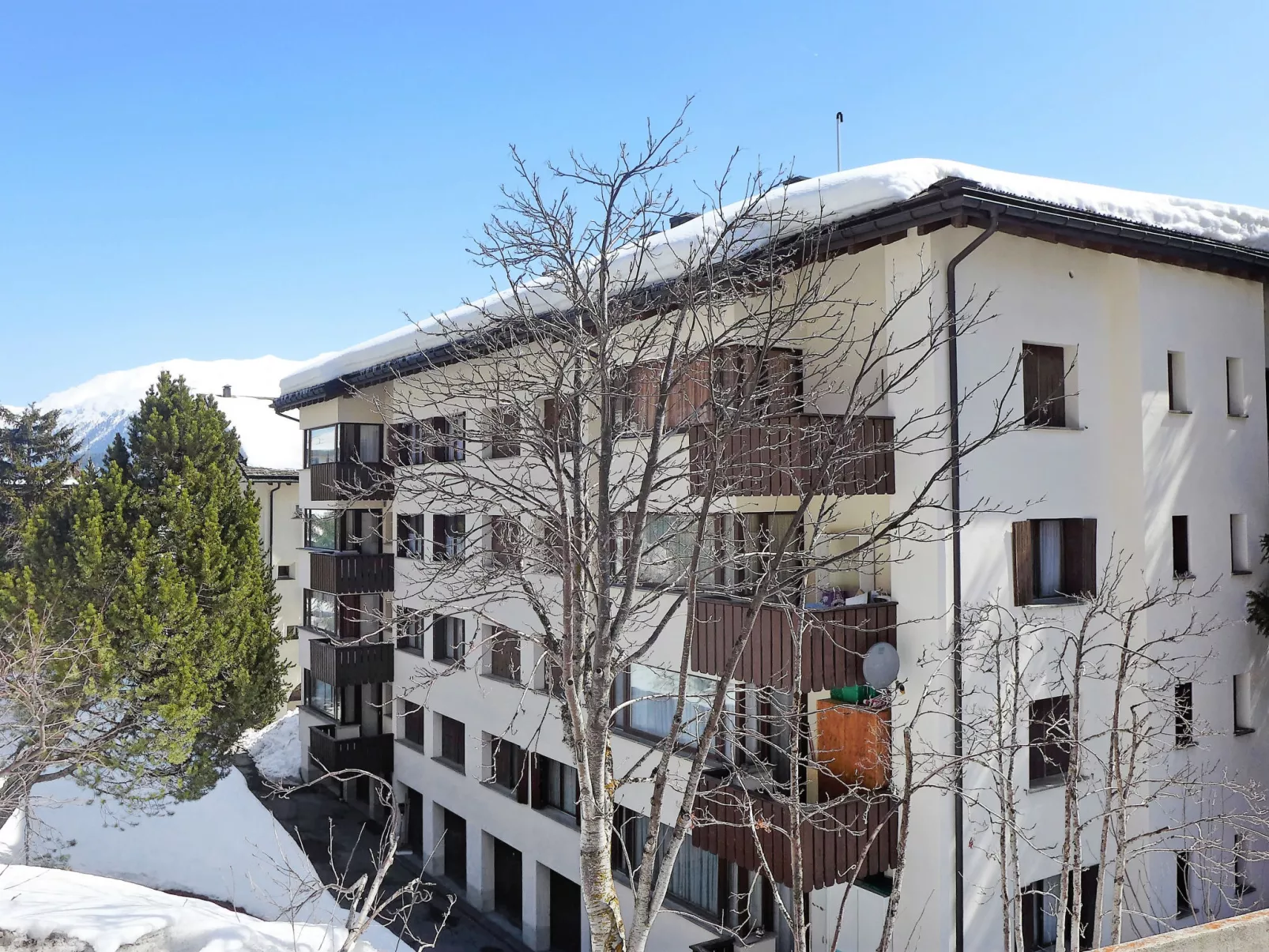 Chesa Arlas D2-Outside