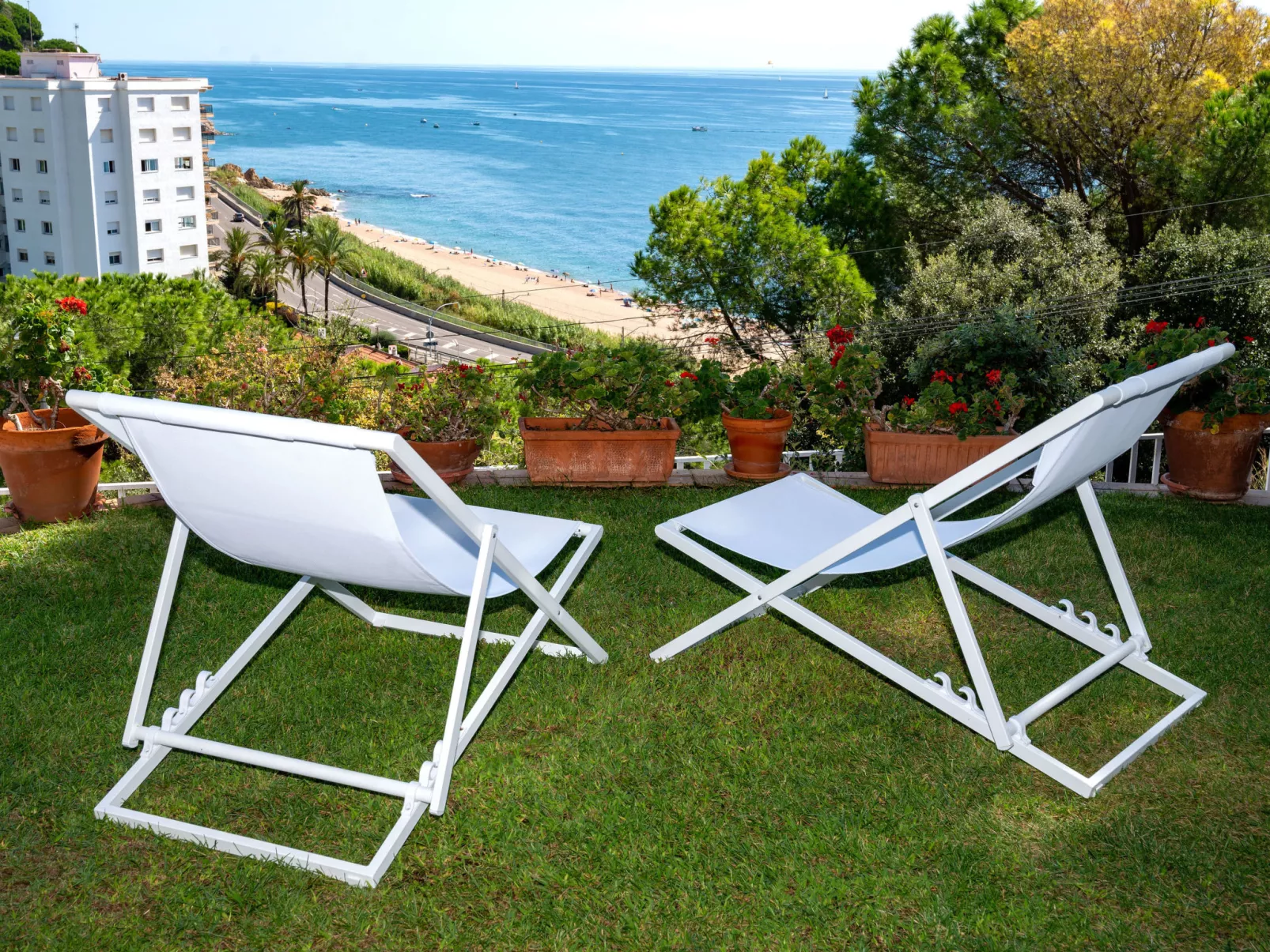 La Marina Blanca-Outside