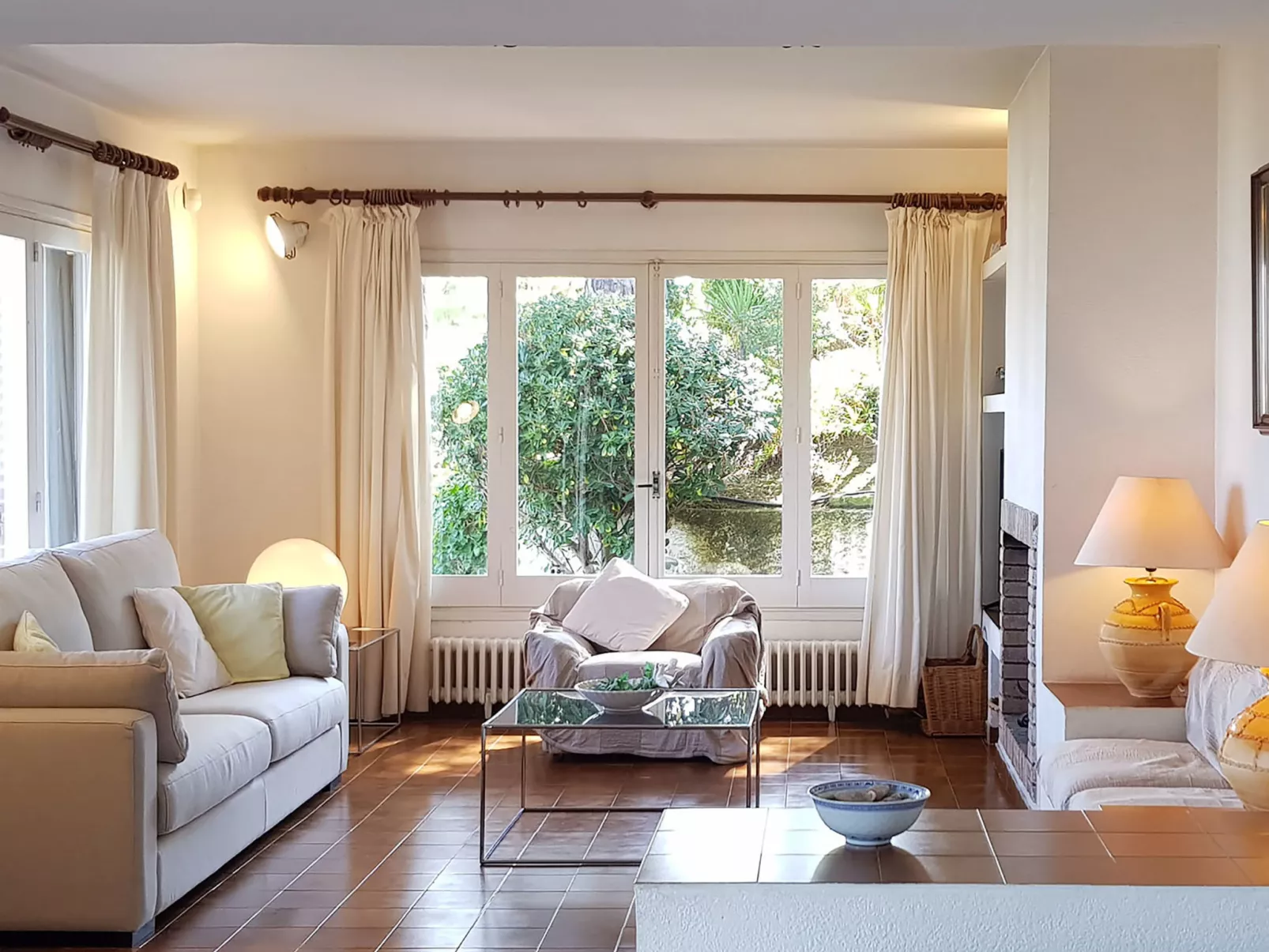La Marina Blanca-Inside