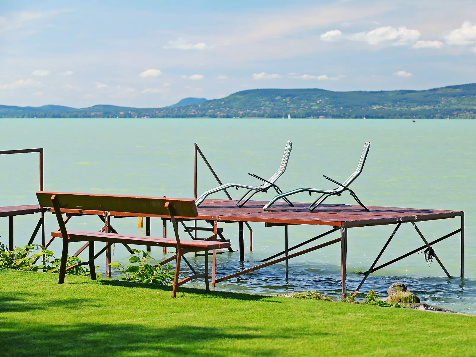 Lakefront 1-Outside
