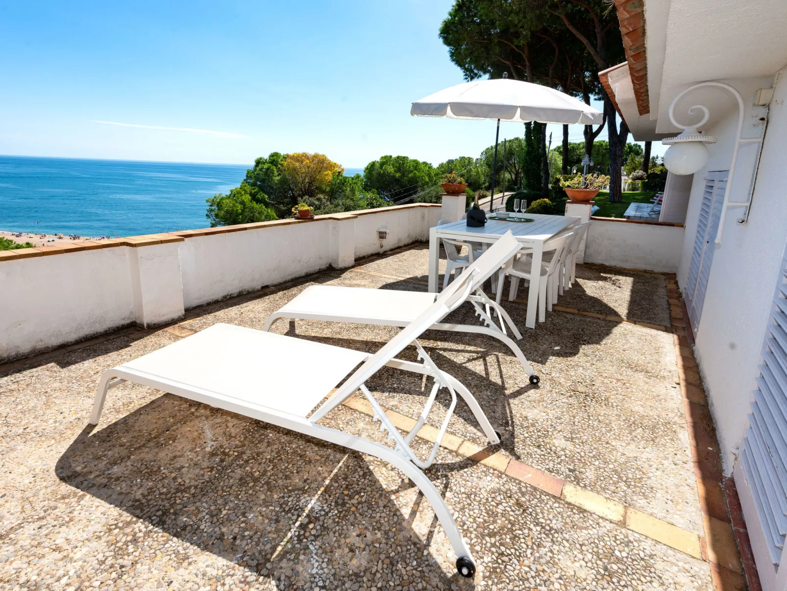 La Marina Blanca-Outside