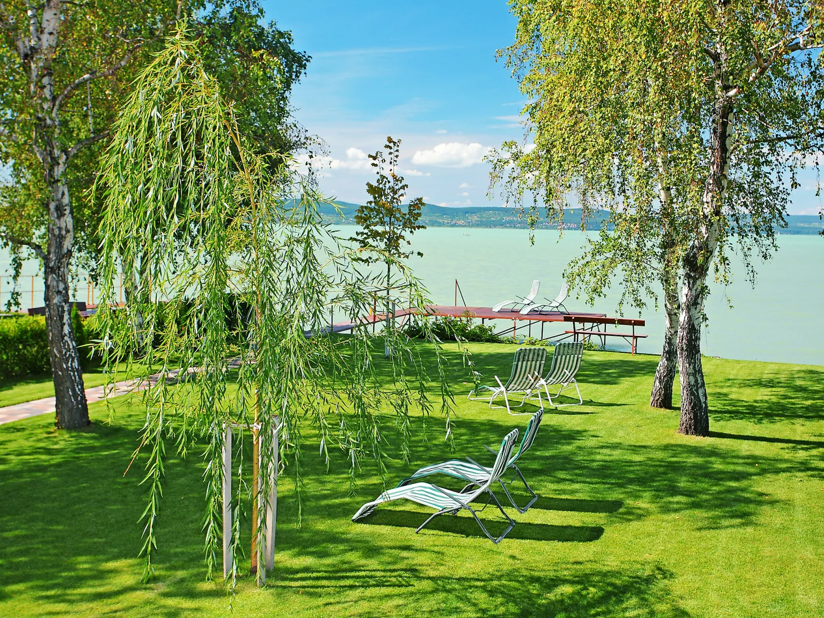 Lakefront 1-Outside