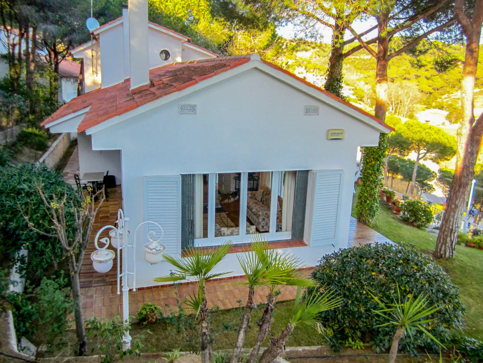 La Marina Blanca-Outside