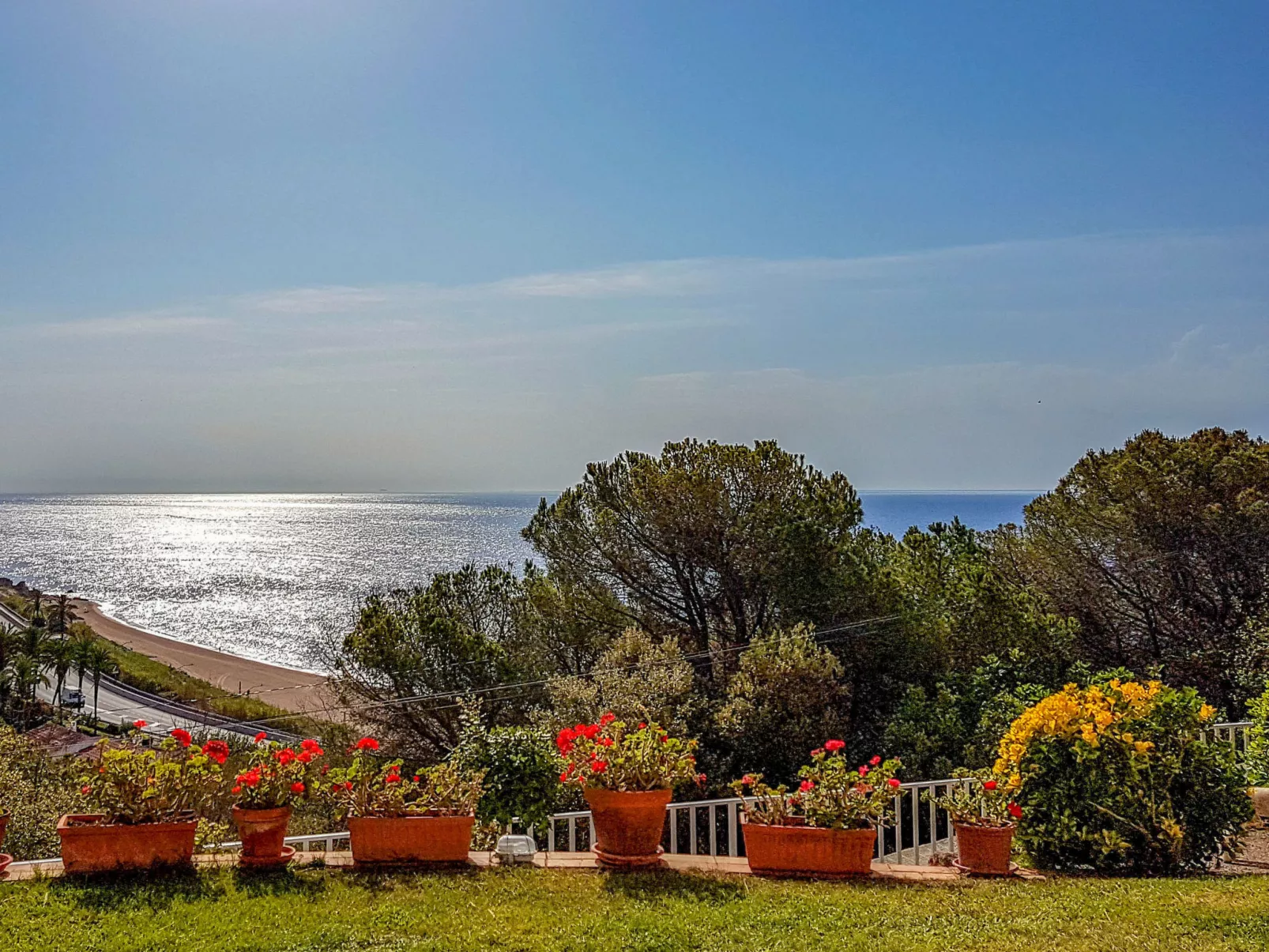 La Marina Blanca-Outside