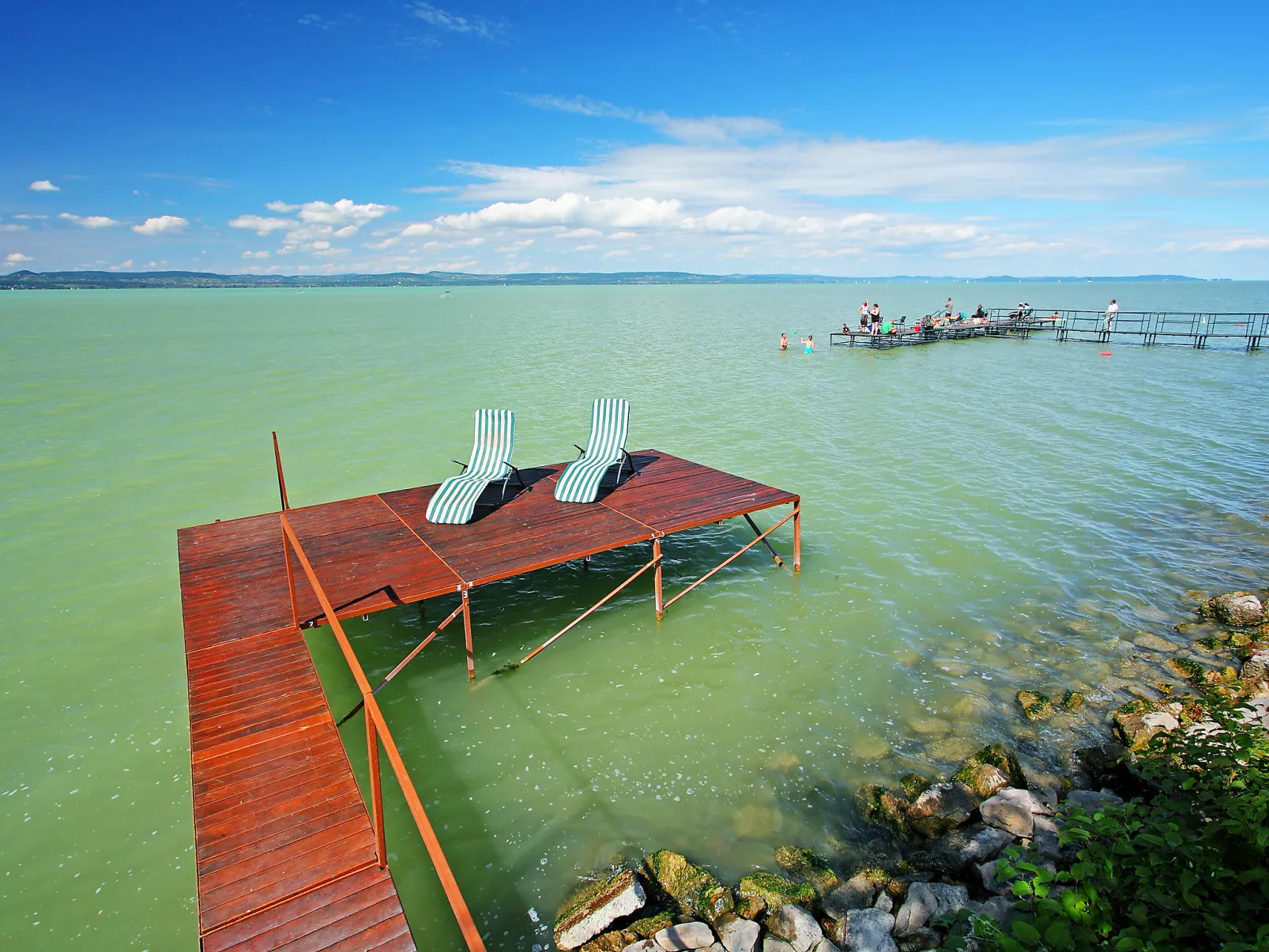 Lakefront 1-Outside