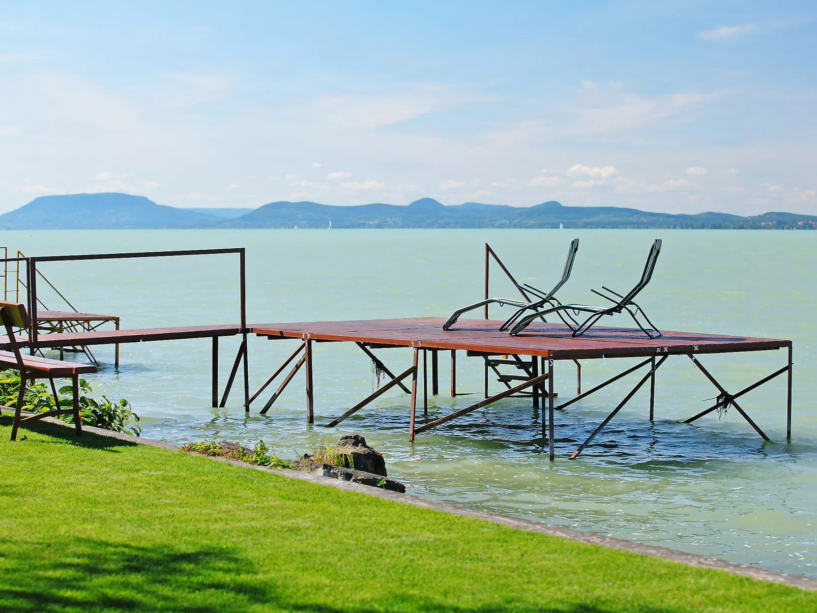 Lakefront 1-Outside