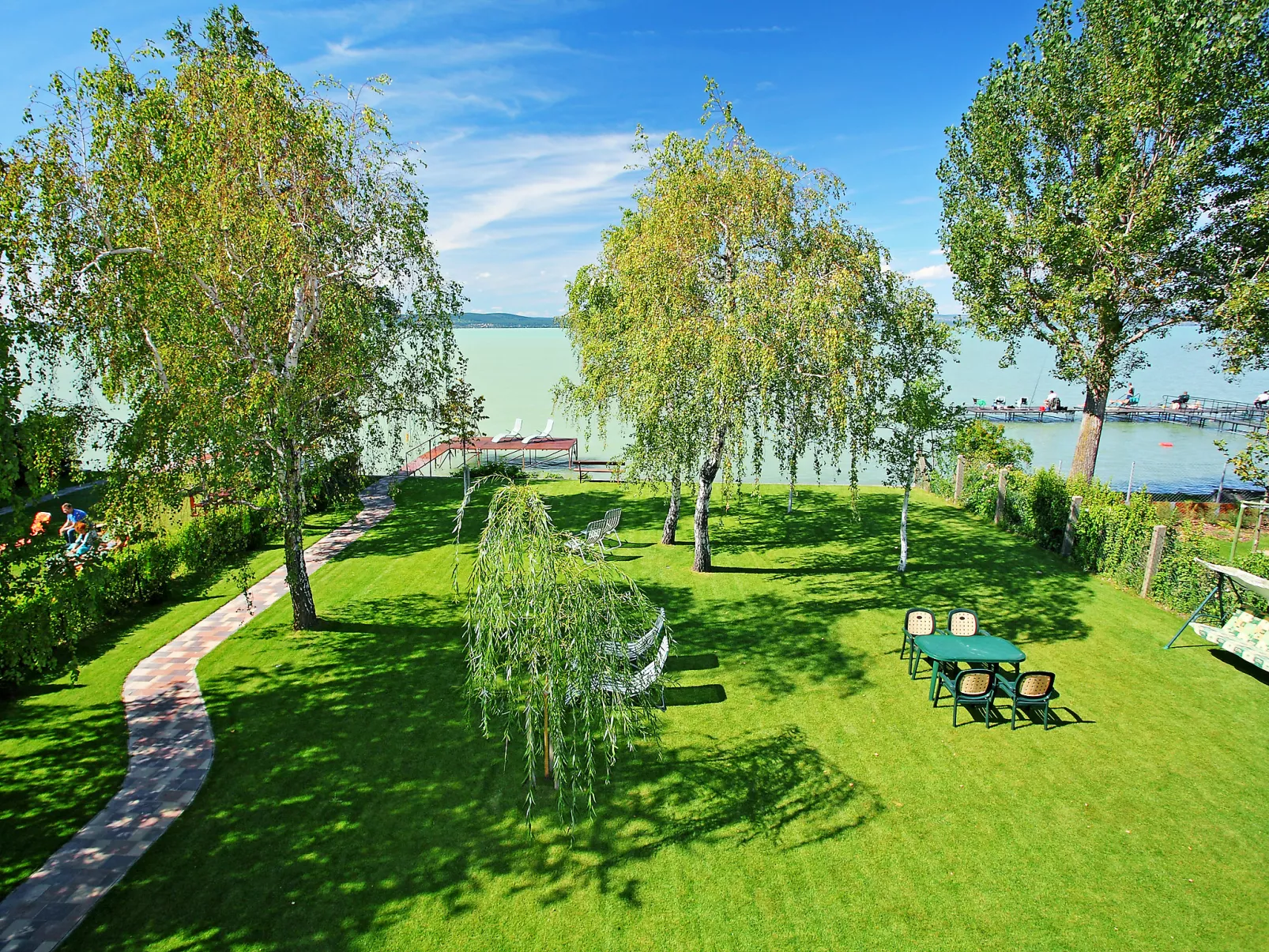 Lakefront 1-Outside