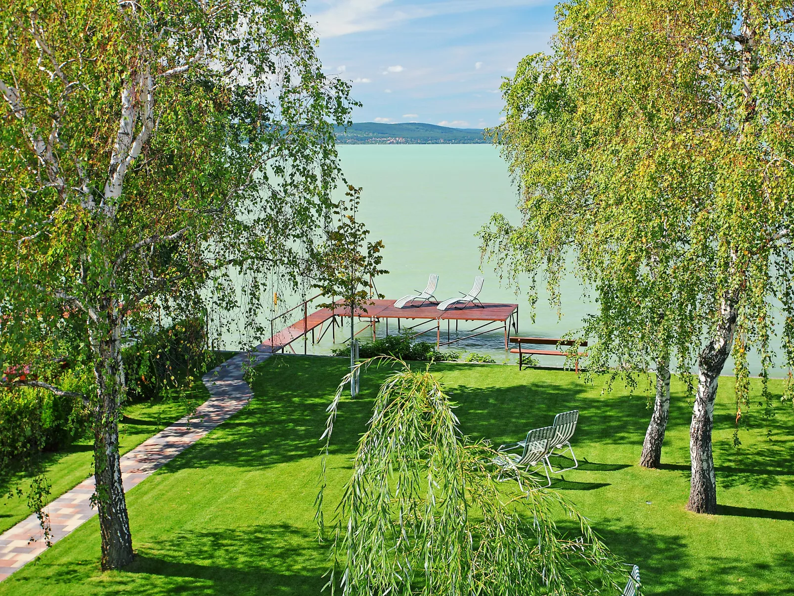 Lakefront 1-Outside