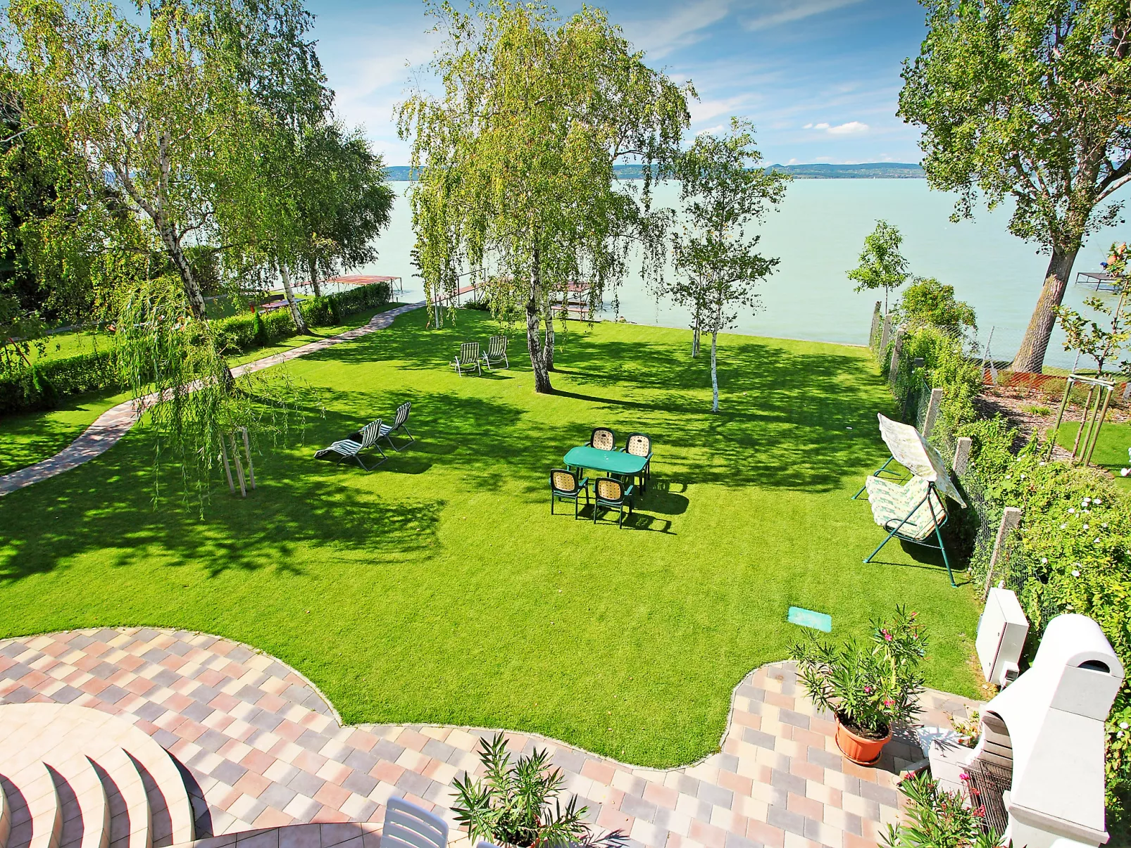 Lakefront 1-Outside