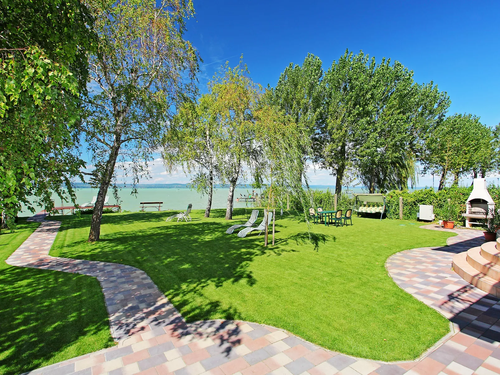 Lakefront 2-Outside