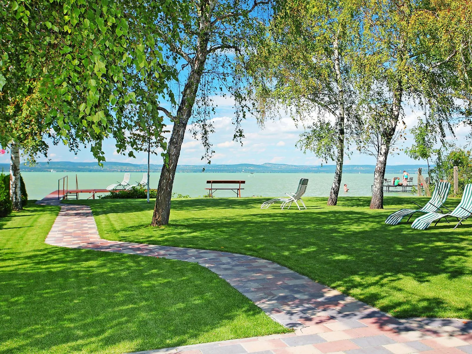 Lakefront 2-Outside