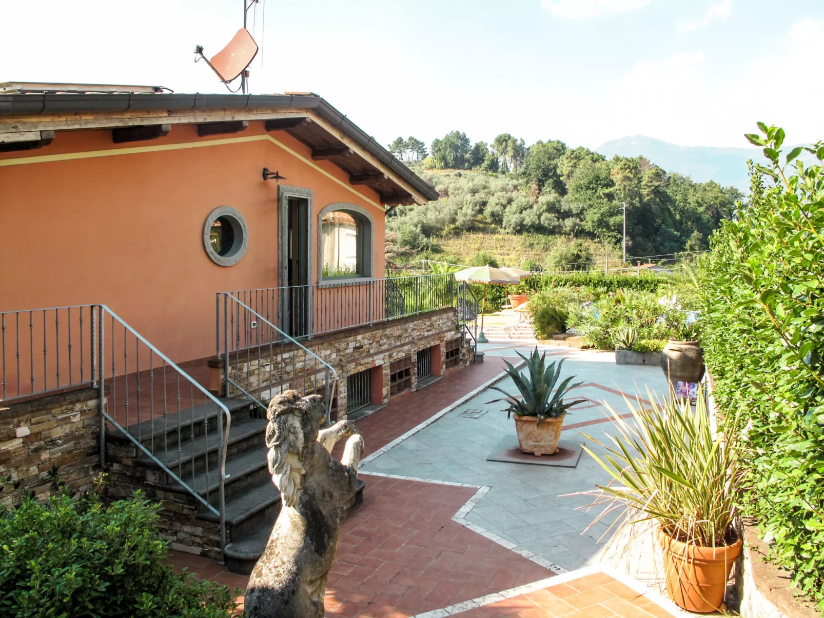 Versilia-Outside